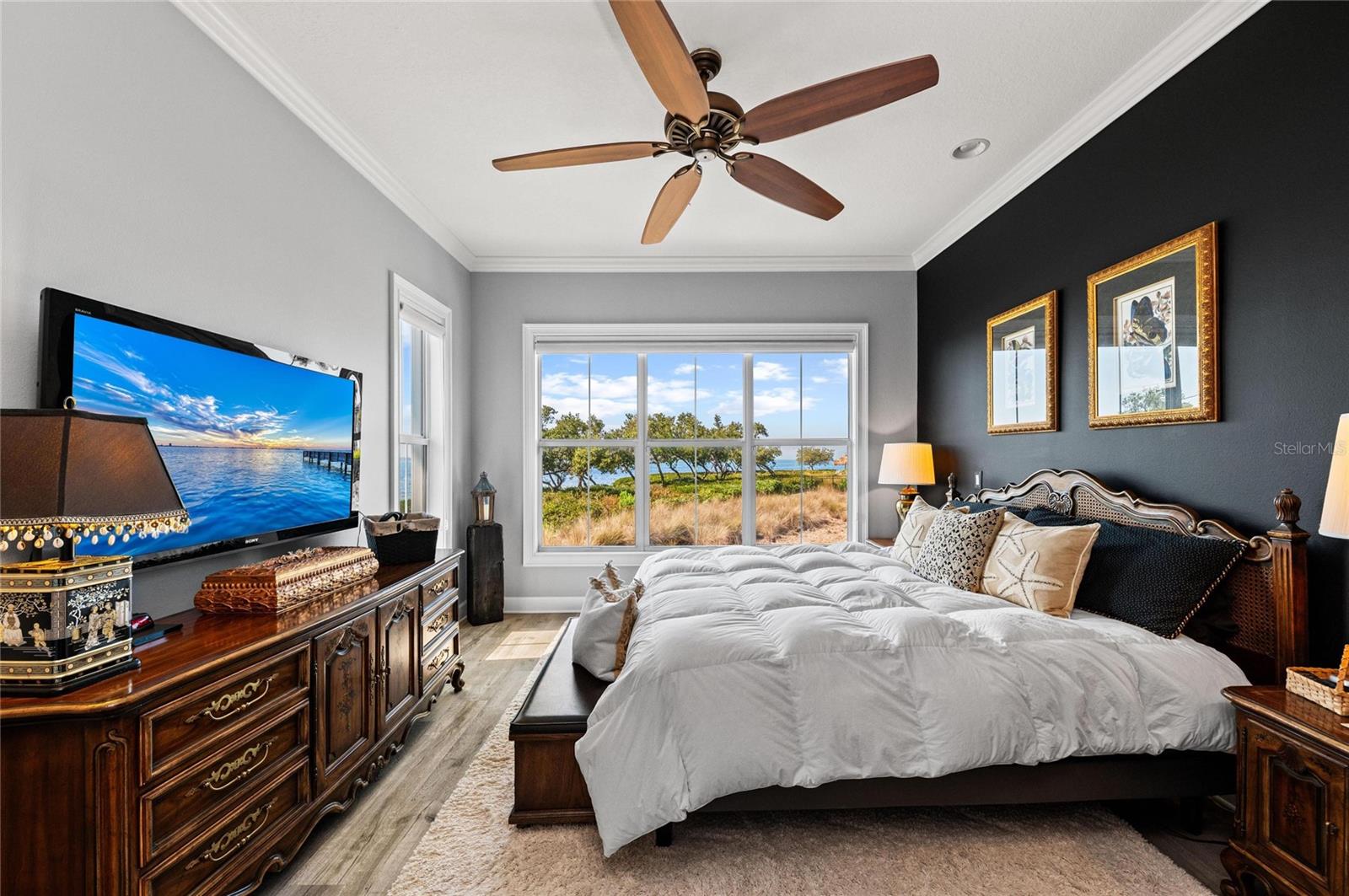 Image 27 of 100 For 268 Saint Lucia Drive 101