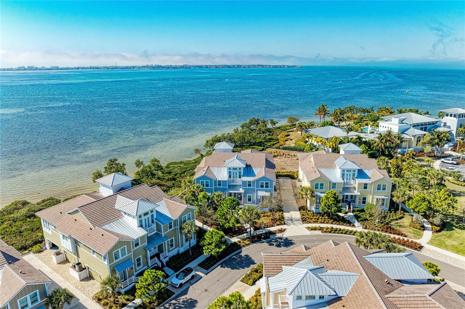 Image 3 of 100 For 268 Saint Lucia Drive 101