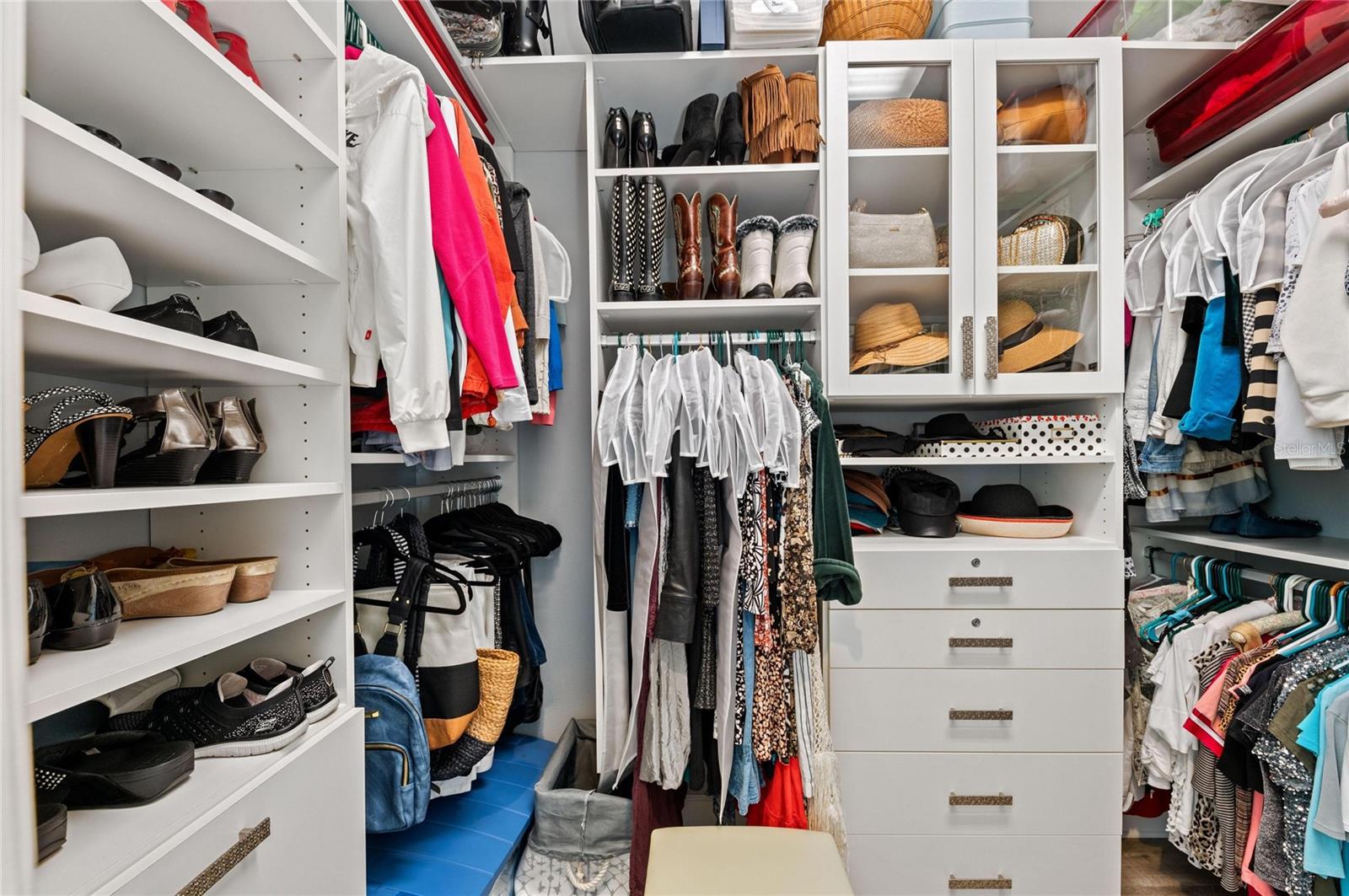 Image 35 of 100 For 268 Saint Lucia Drive 101