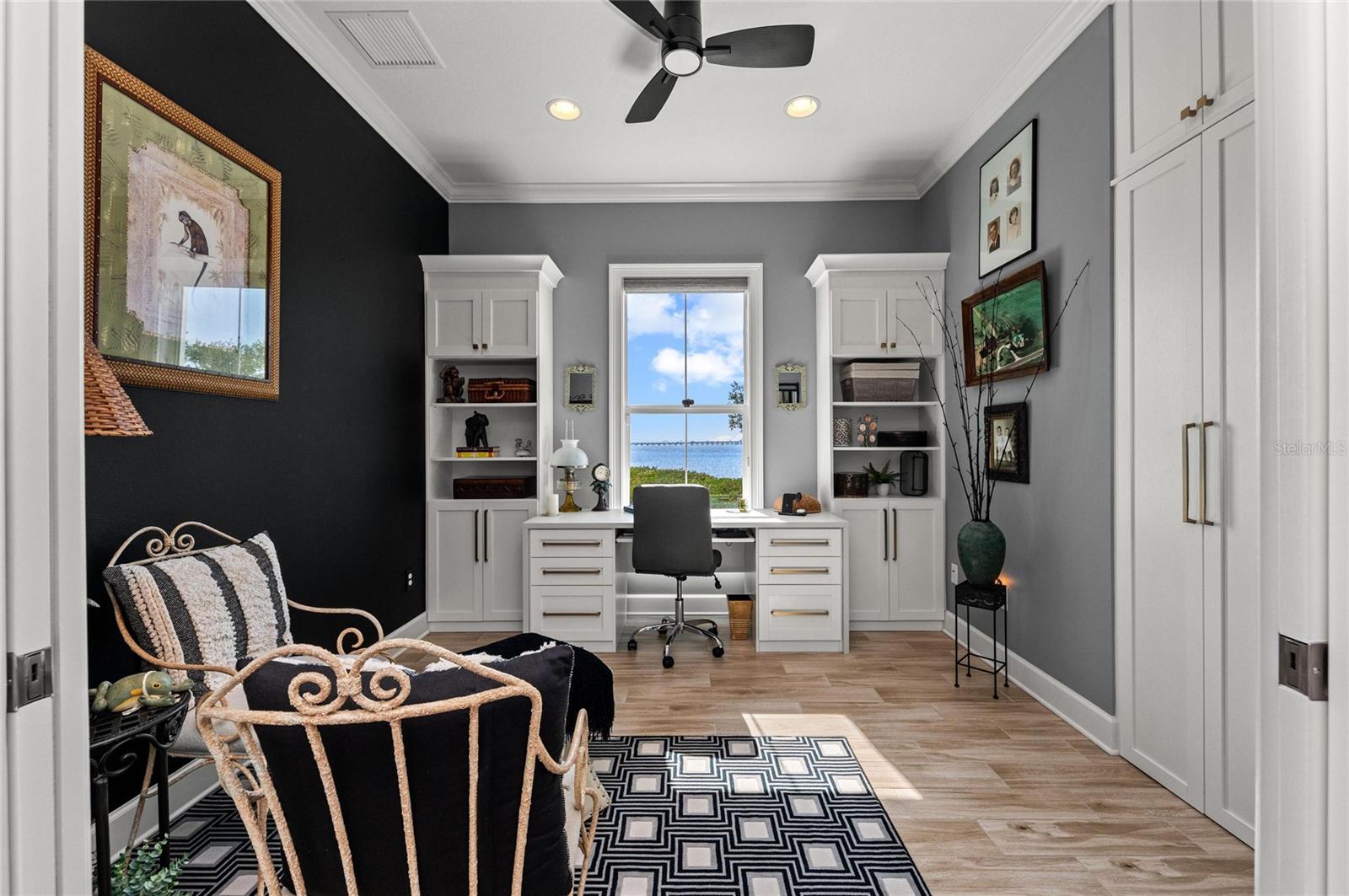 Image 43 of 100 For 268 Saint Lucia Drive 101