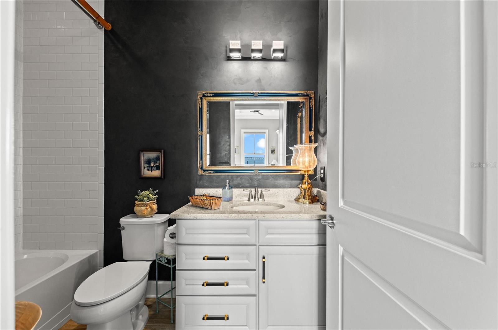 Image 47 of 100 For 268 Saint Lucia Drive 101