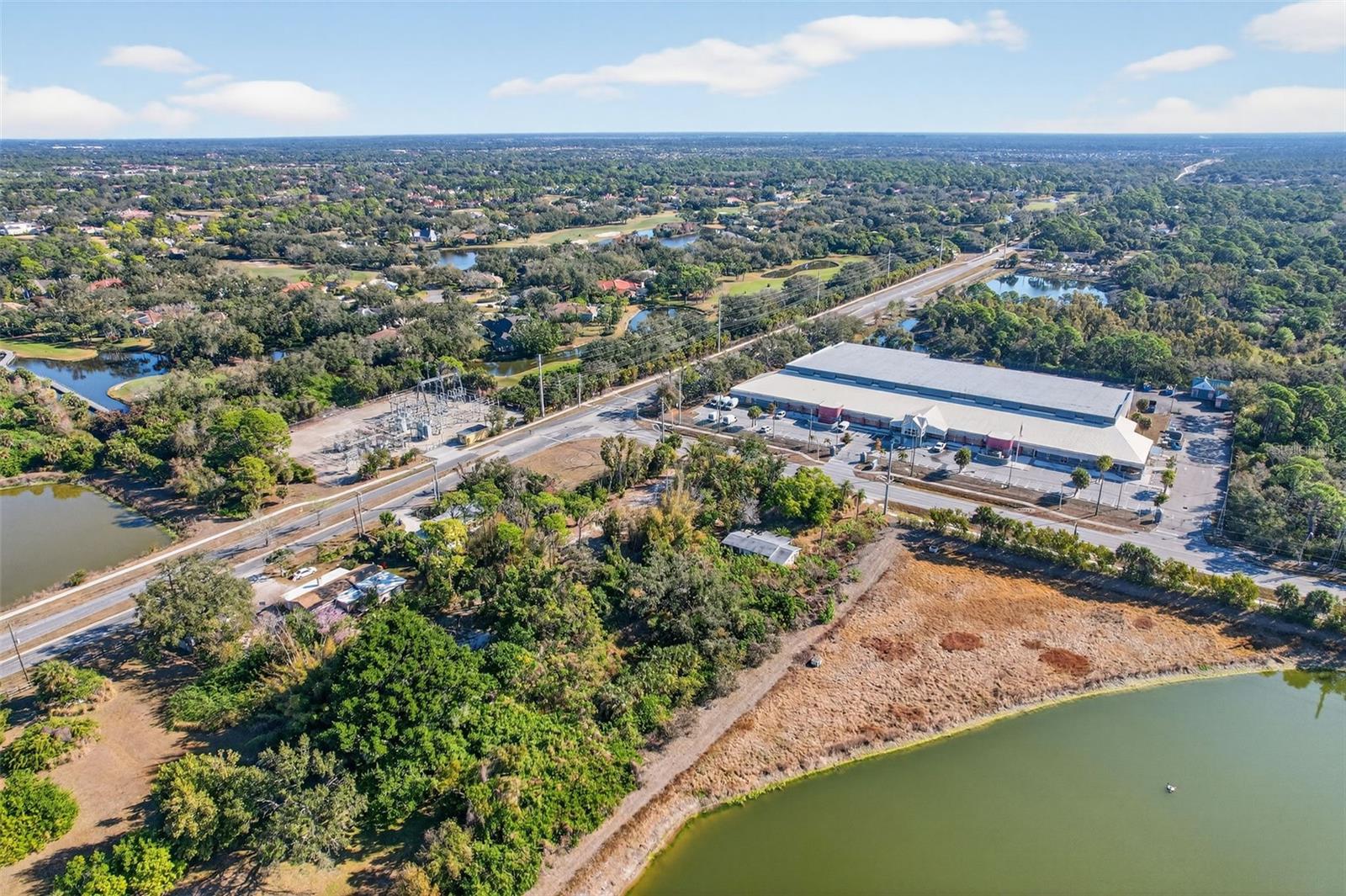 Image 3 of 20 For 14 Old Venice Road