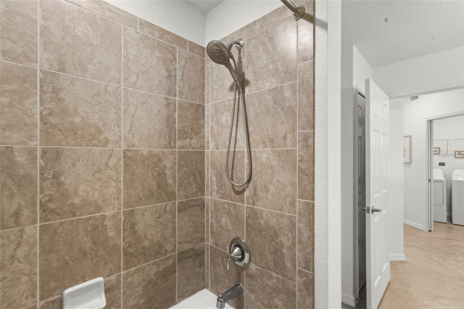 Image 25 of 58 For 17118 Vardon Terrace 108