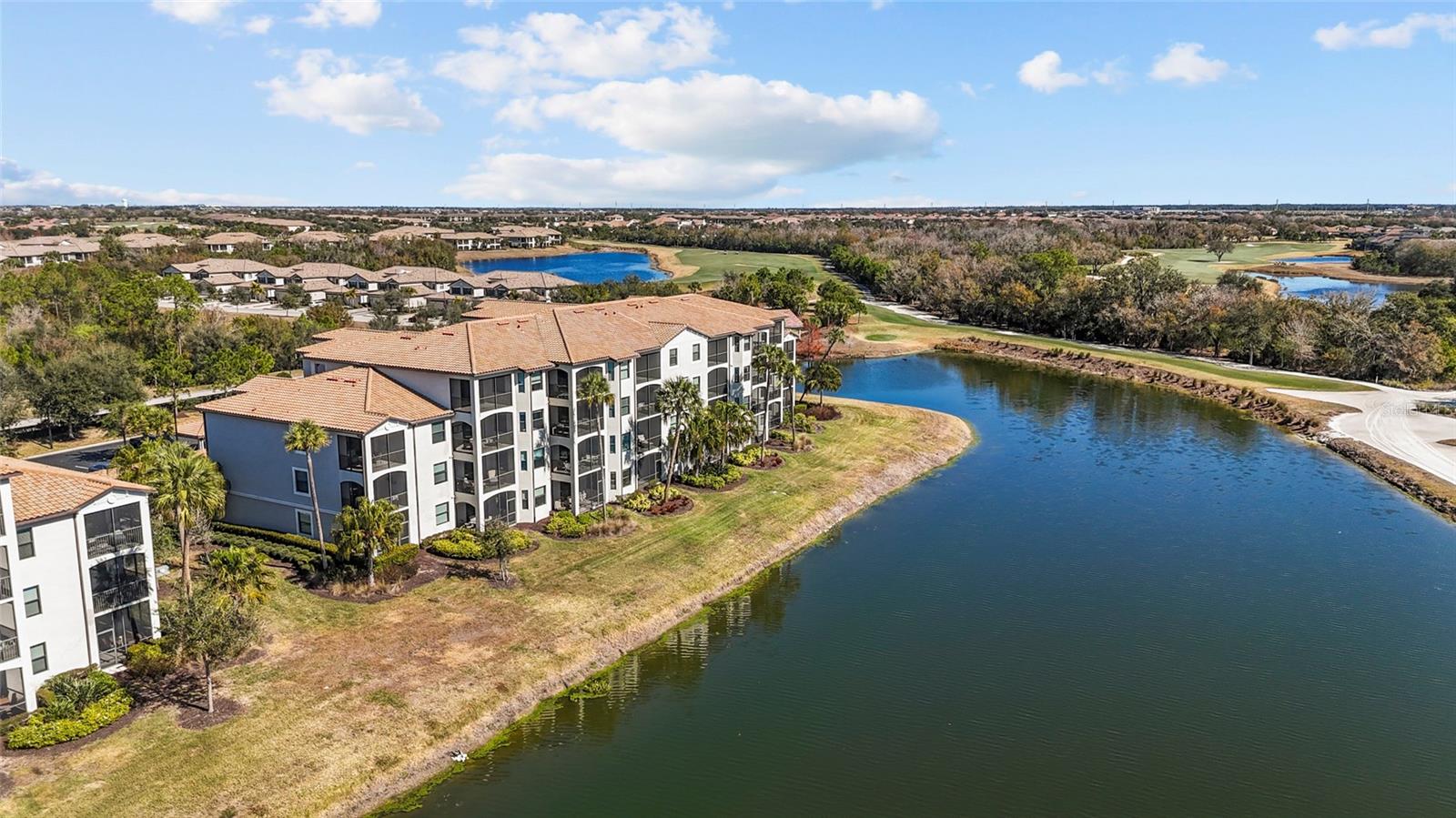 Image 33 of 58 For 17118 Vardon Terrace 108