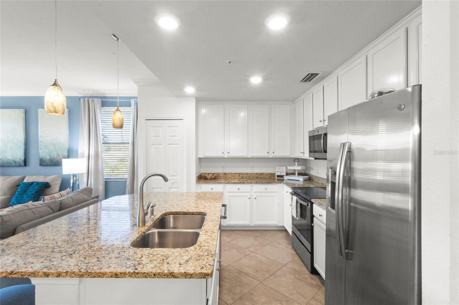 Image 5 of 58 For 17118 Vardon Terrace 108