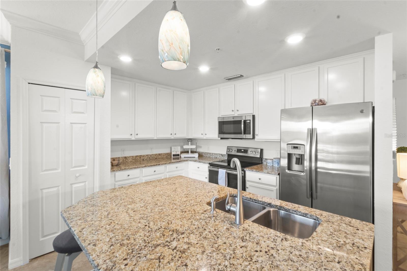 Image 6 of 58 For 17118 Vardon Terrace 108