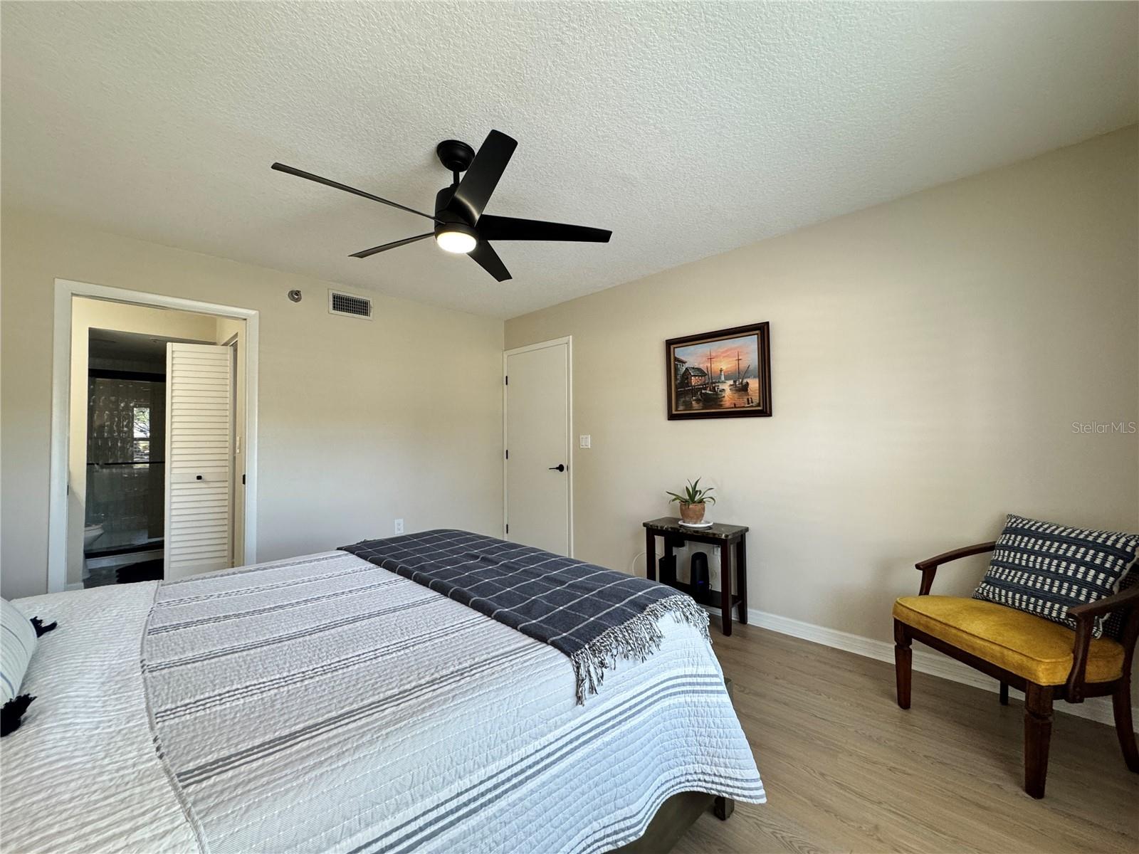 Image 21 of 43 For 4110 Ironwood Circle 104