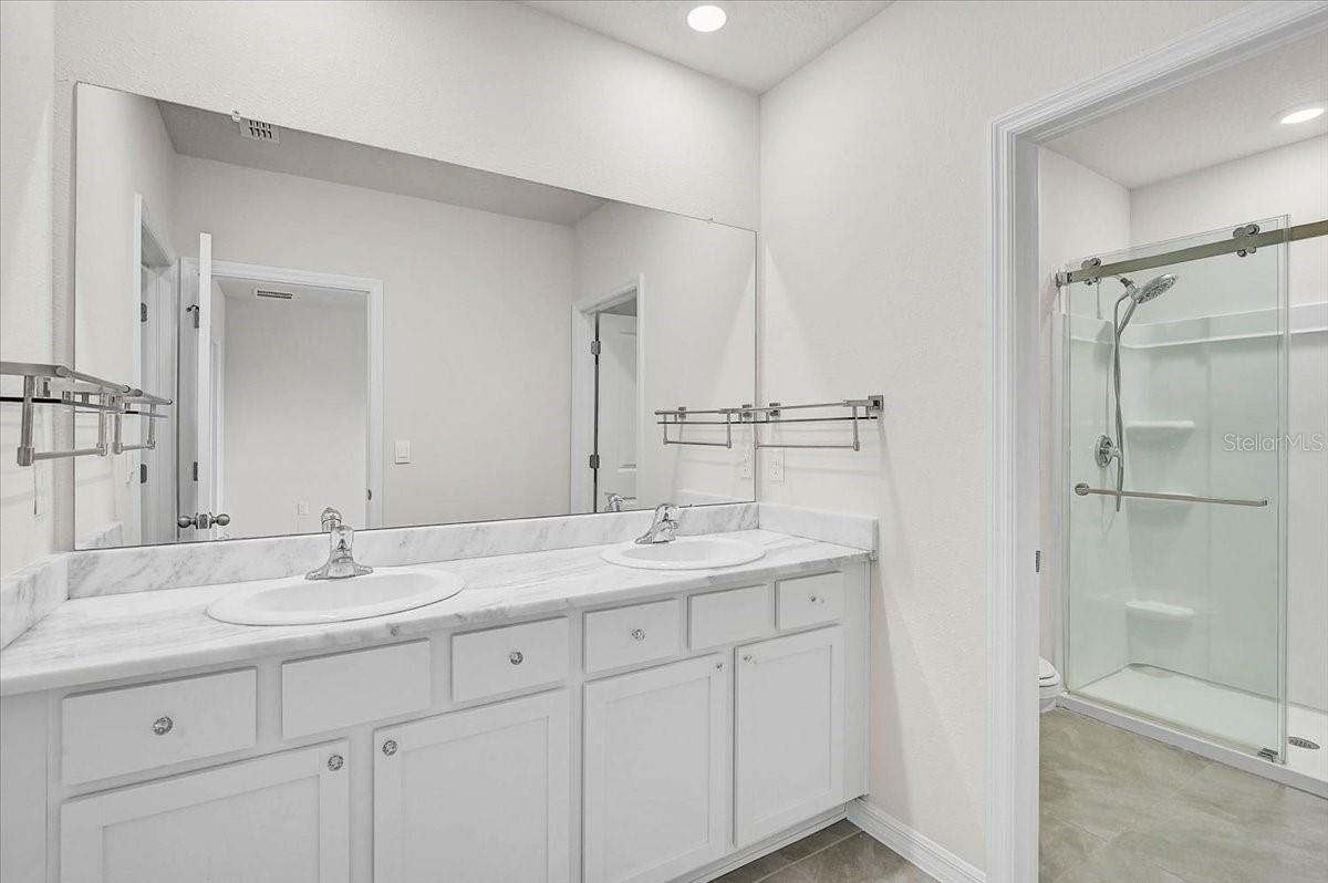 Image 18 of 38 For 4034 Goldheart Boulevard