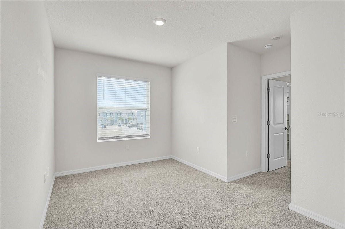 Image 28 of 38 For 4034 Goldheart Boulevard