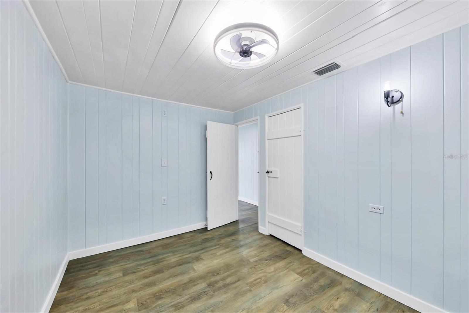 Image 18 of 45 For 905 Myrtle Avenue