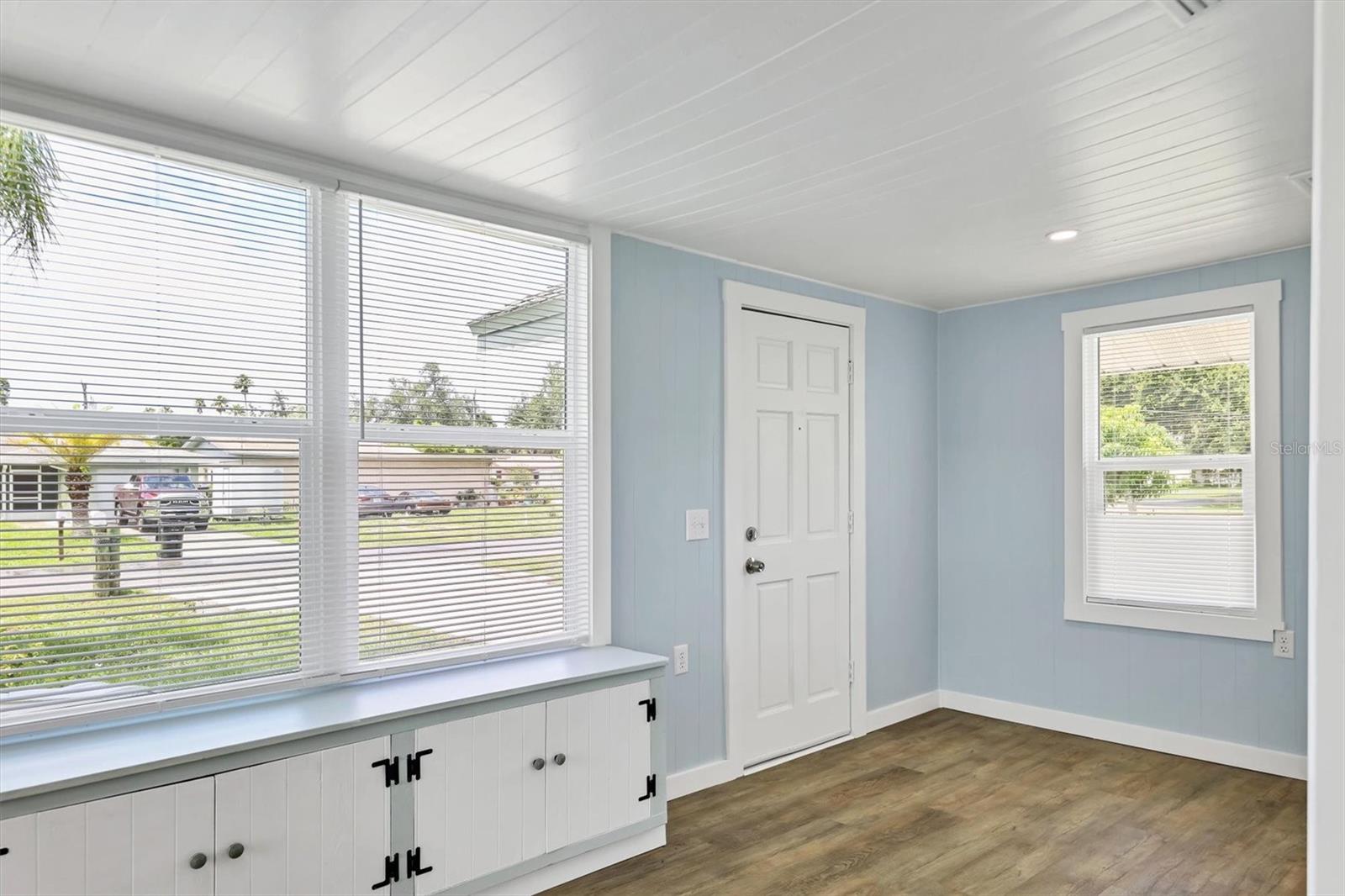 Image 3 of 45 For 905 Myrtle Avenue