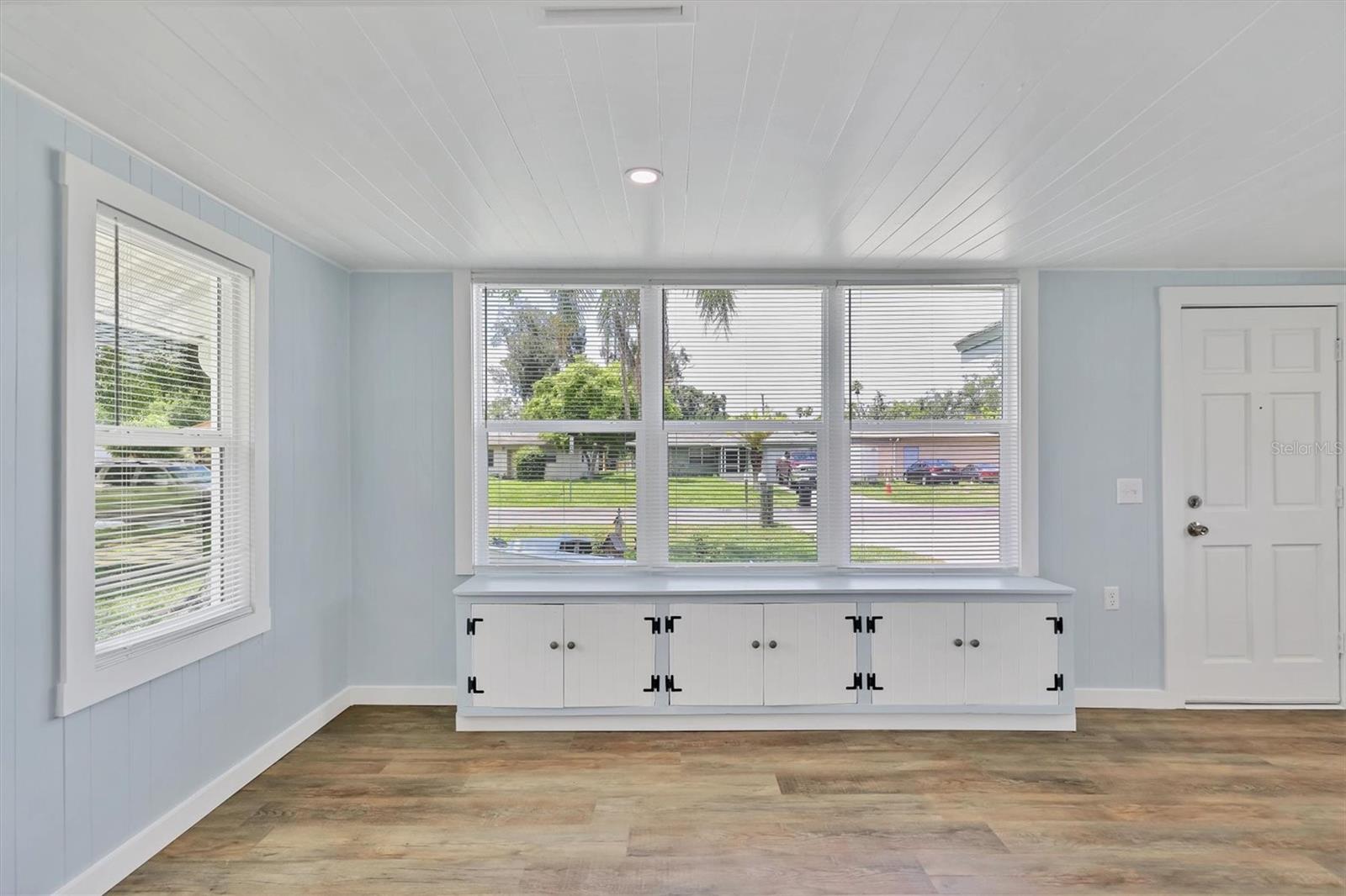 Image 5 of 45 For 905 Myrtle Avenue