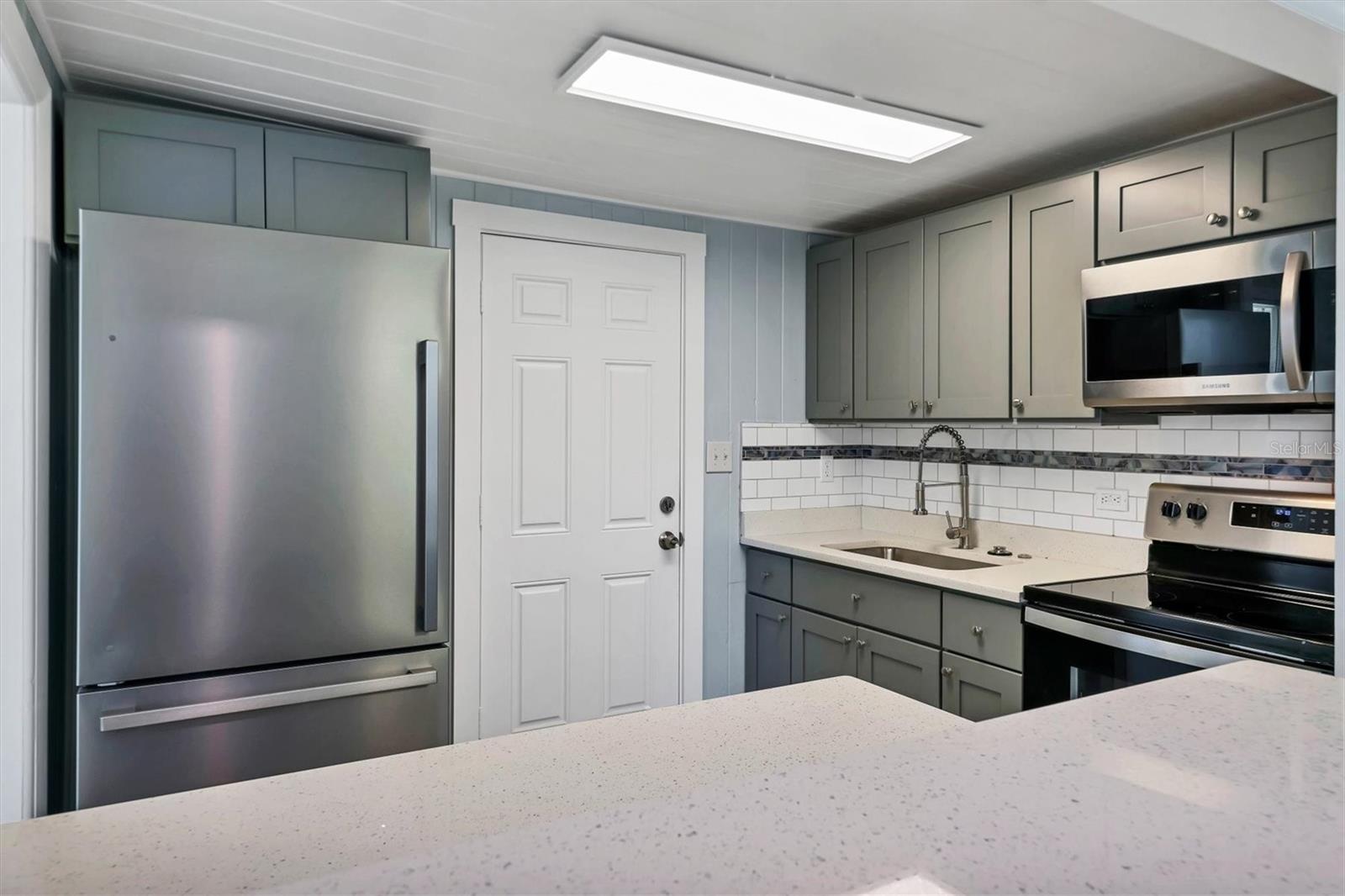 Image 7 of 45 For 905 Myrtle Avenue