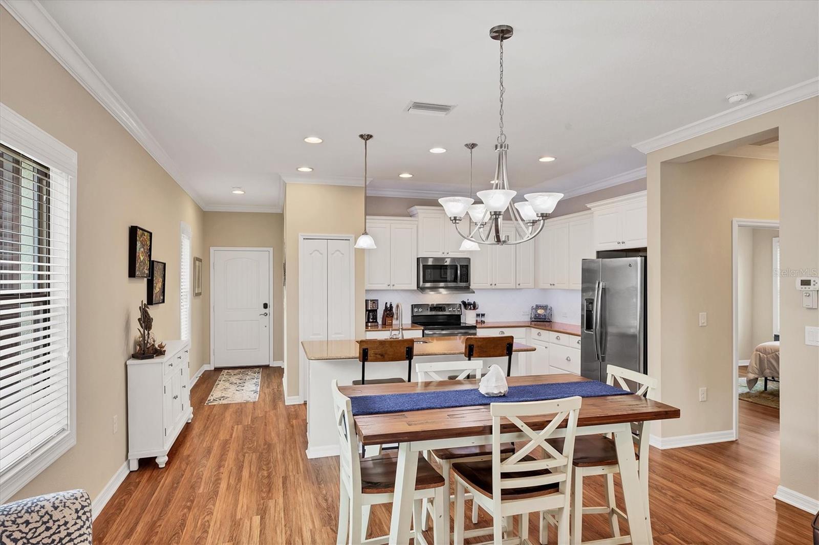 Image 11 of 100 For 245 Alfero Way