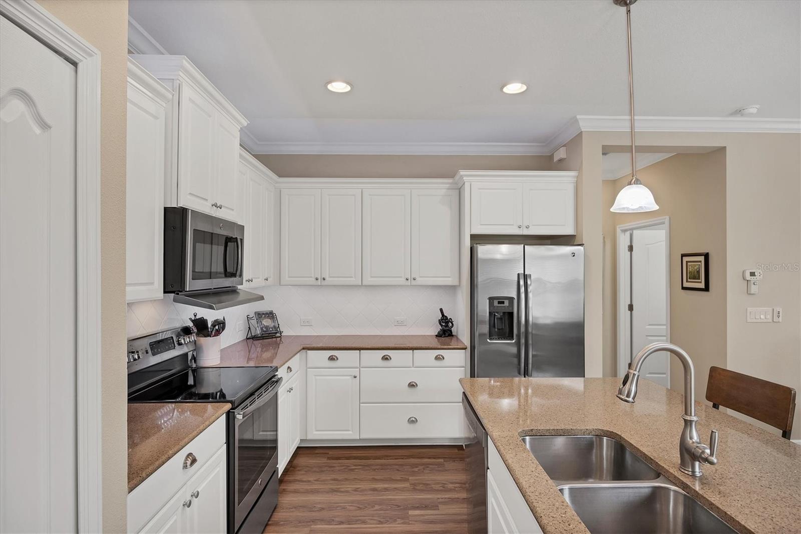 Image 15 of 100 For 245 Alfero Way