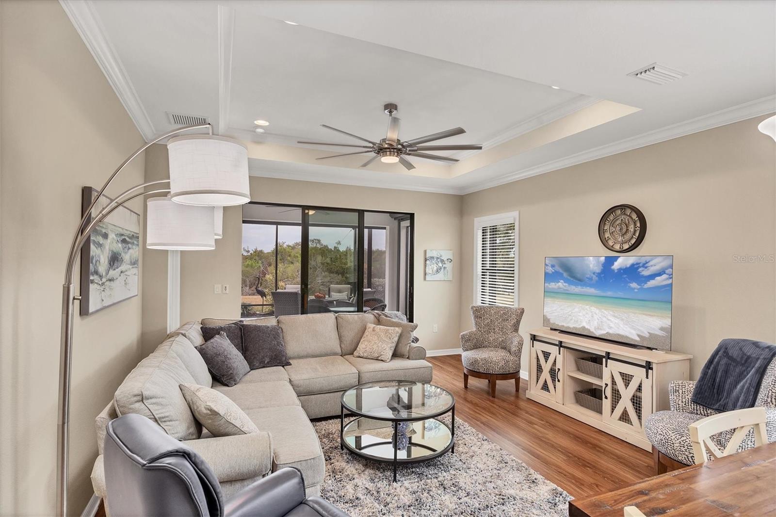 Image 7 of 100 For 245 Alfero Way