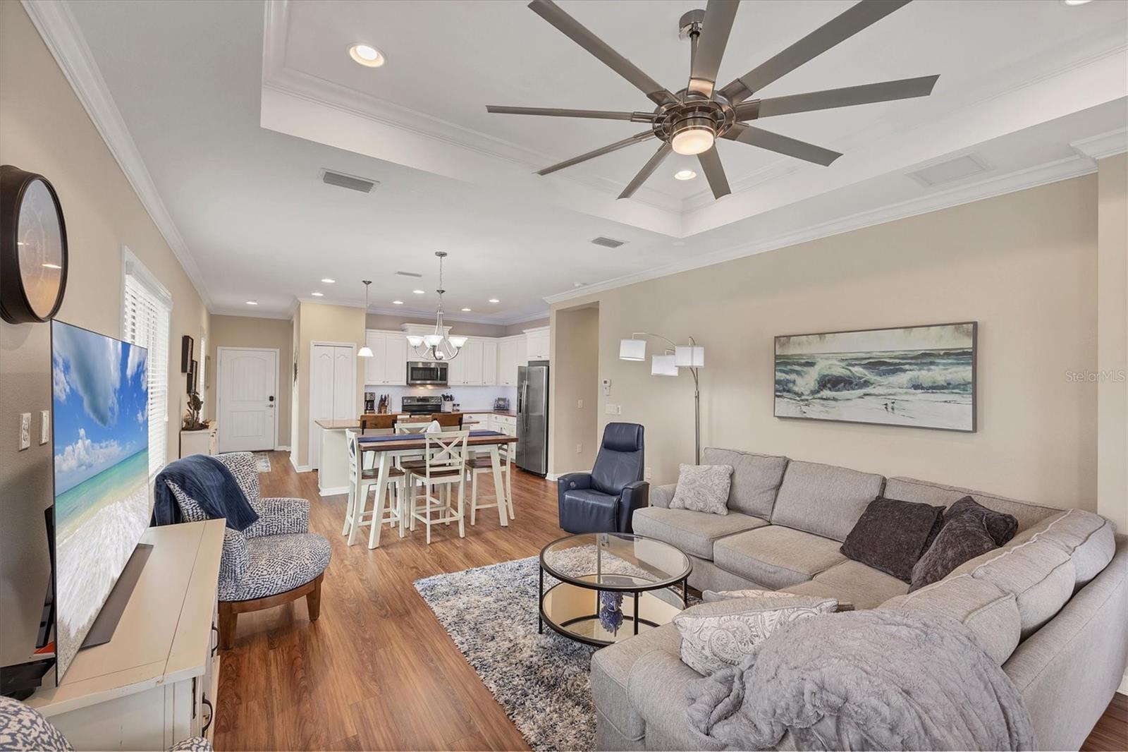 Image 8 of 100 For 245 Alfero Way