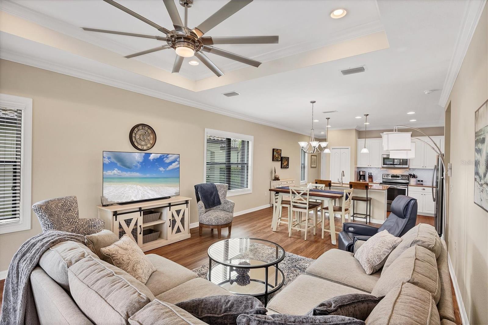 Image 9 of 100 For 245 Alfero Way