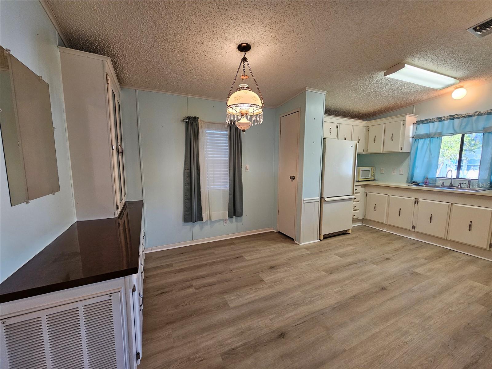 Image 6 of 50 For 3309 Evelyn Drive