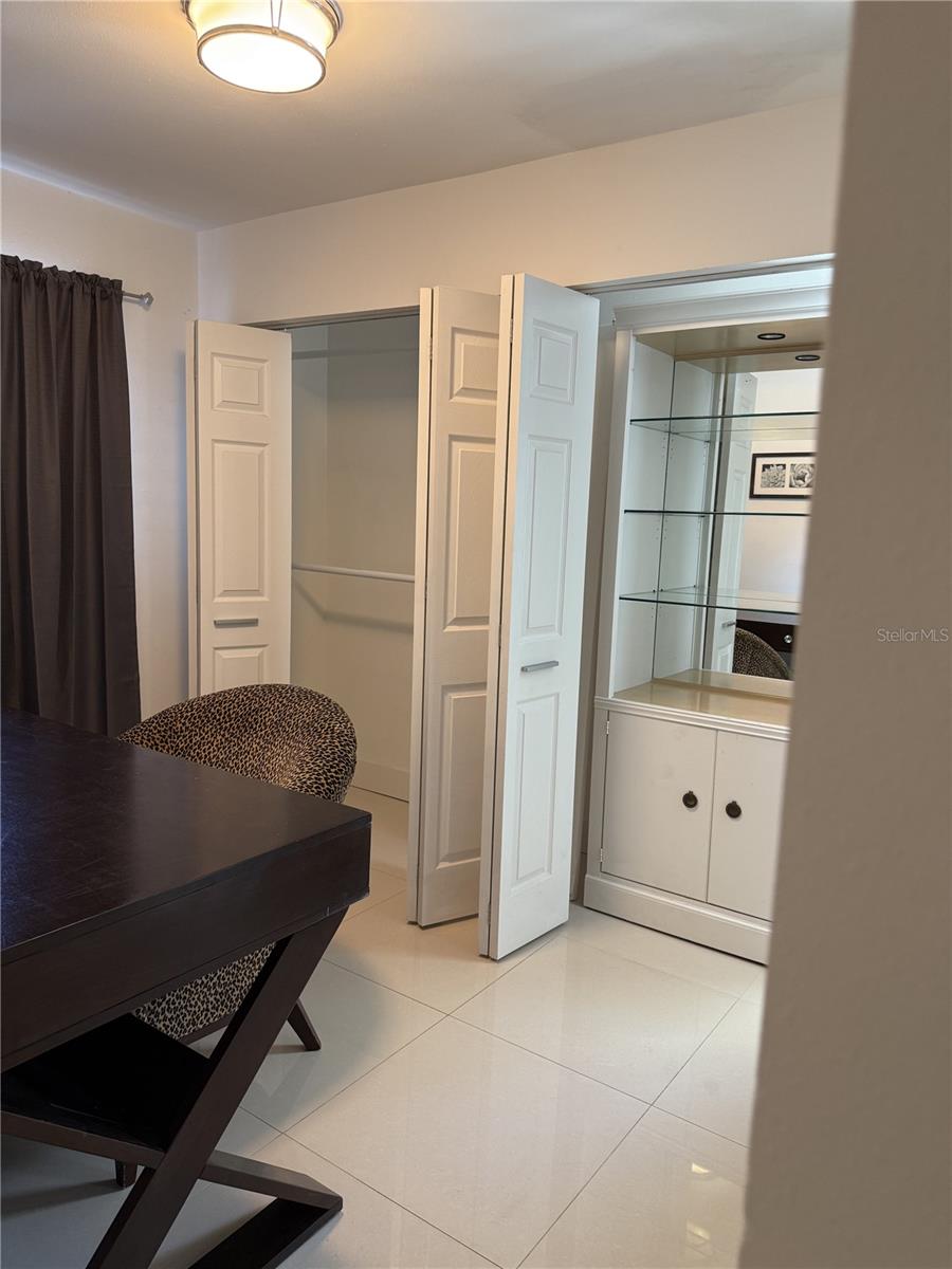 Image 12 of 25 For 3959 Eton Place