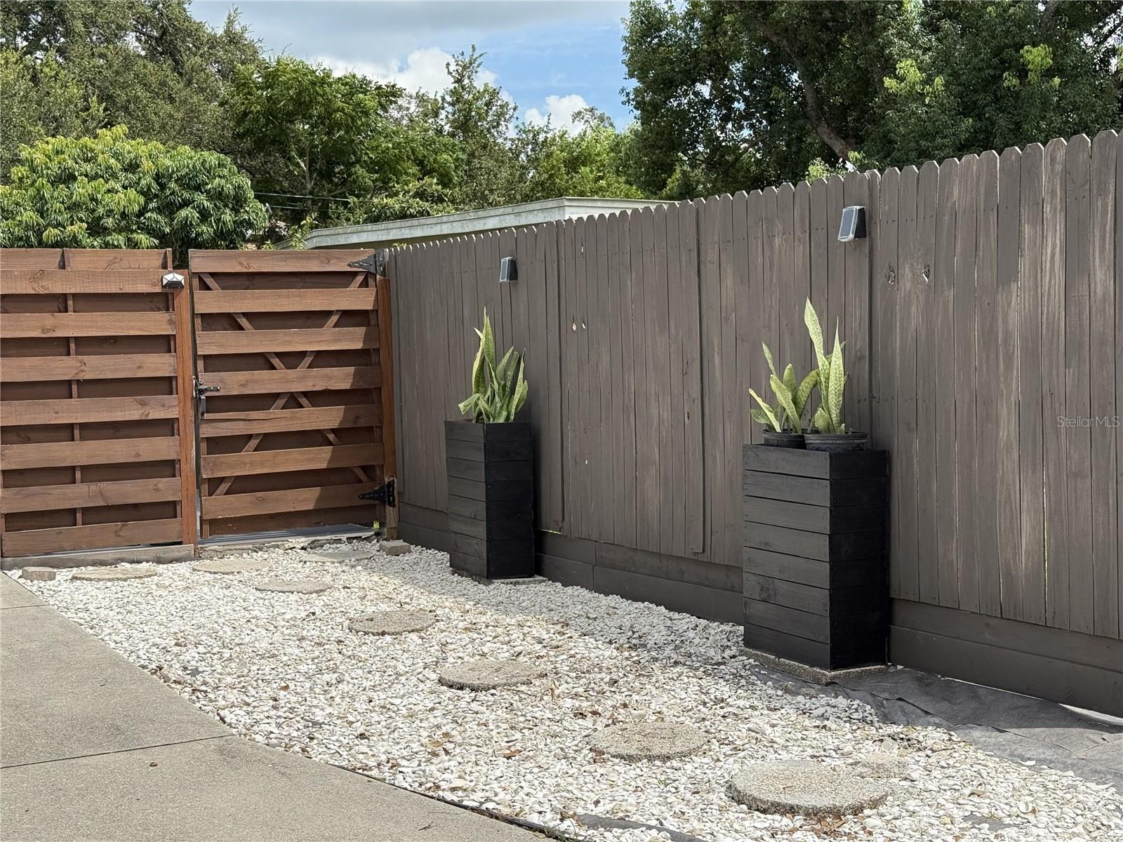 Image 15 of 25 For 3959 Eton Place