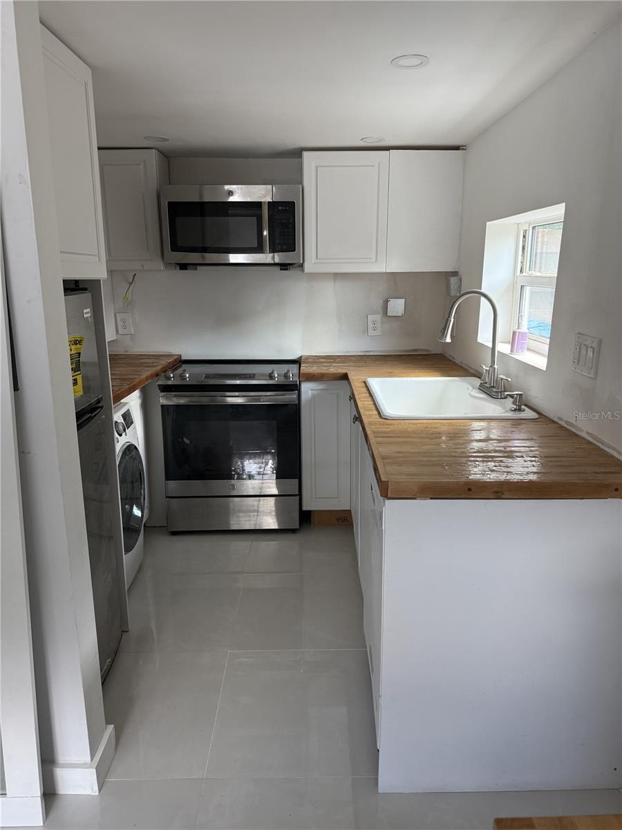 Image 16 of 25 For 3959 Eton Place