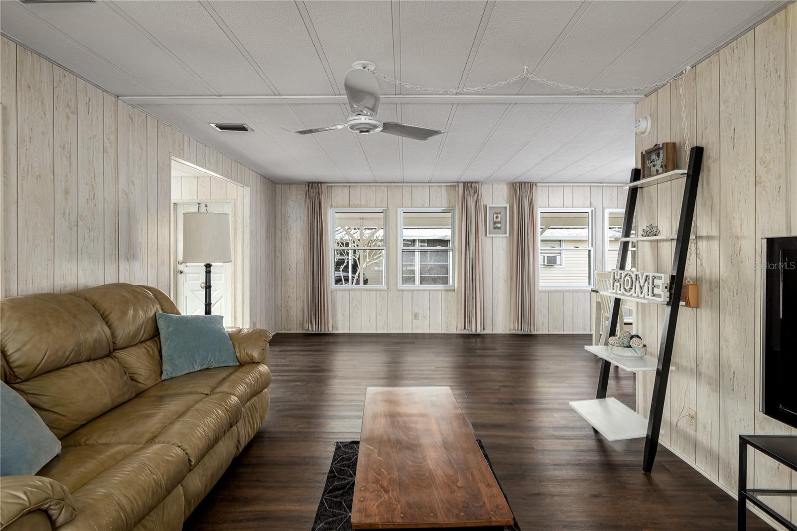 Image 11 of 27 For 6710 36th Avenue E 8