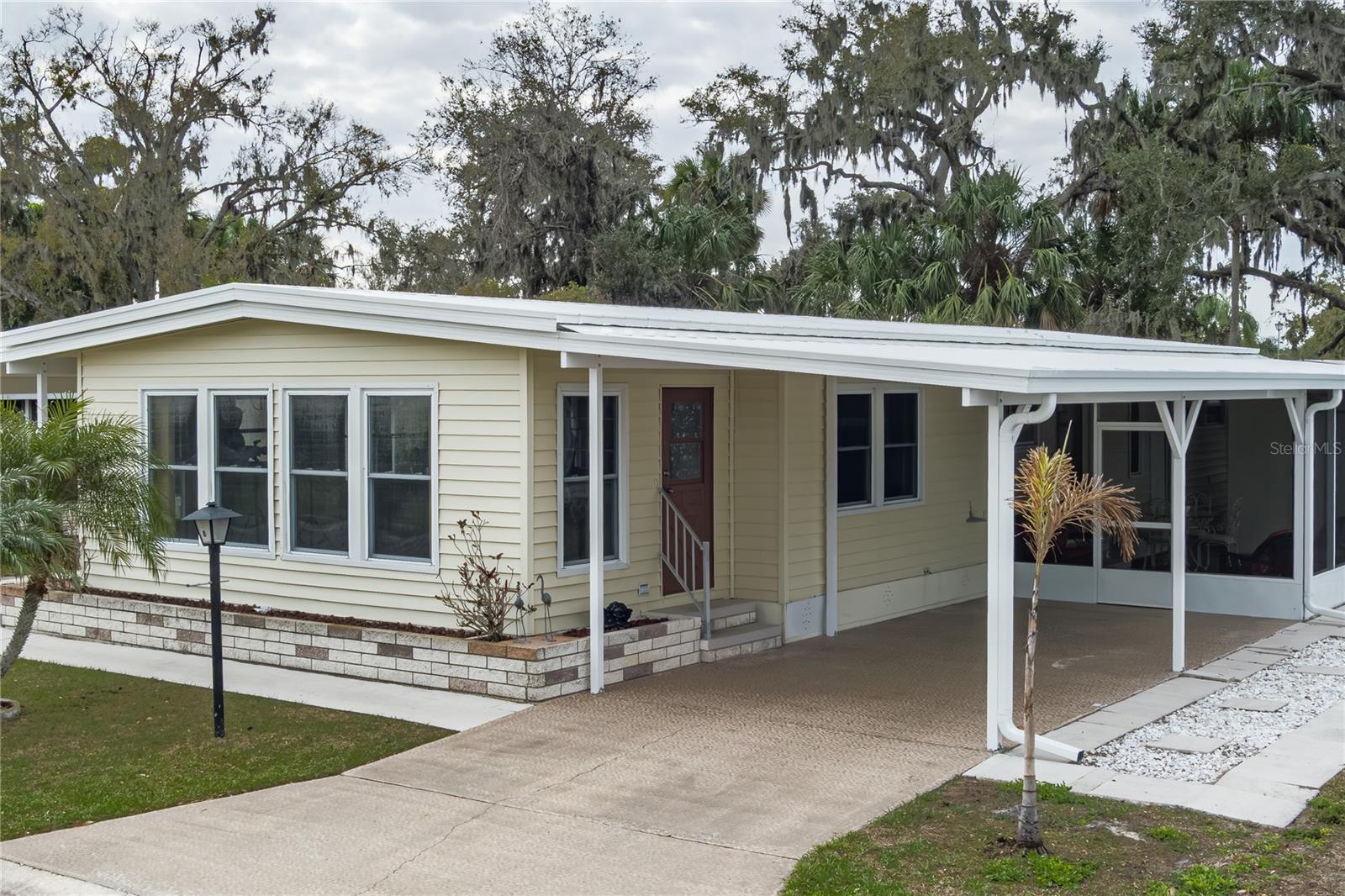 Image 5 of 27 For 6710 36th Avenue E 8