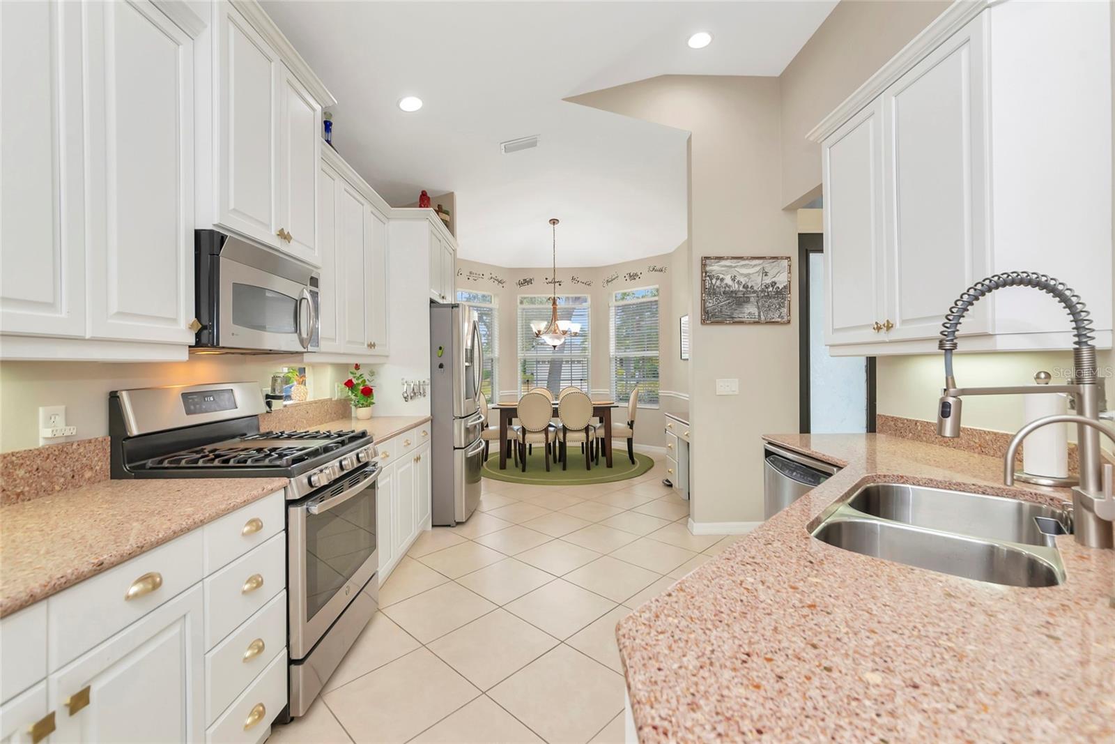 Image 12 of 72 For 5520 Simonton Street