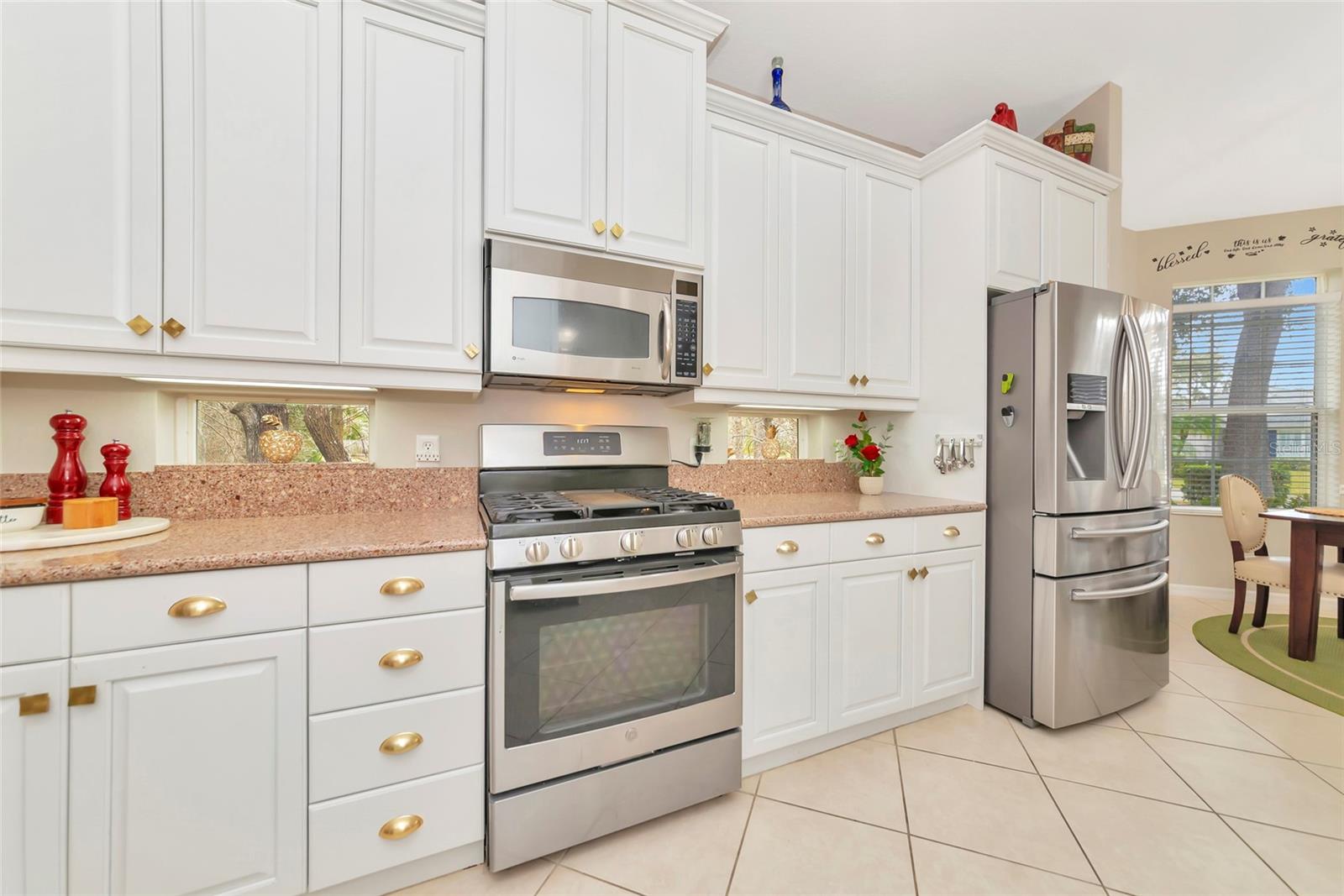 Image 13 of 72 For 5520 Simonton Street