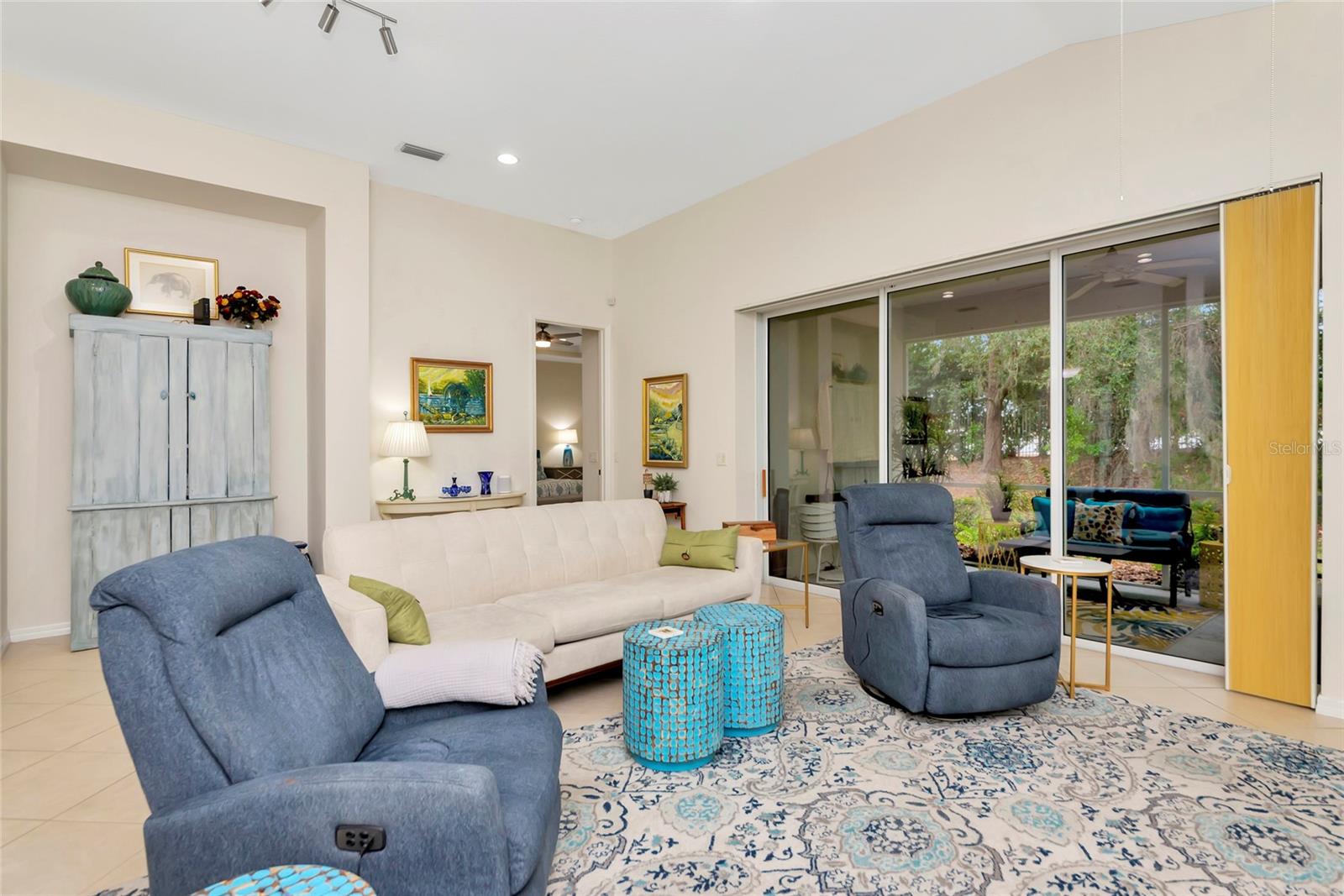 Image 17 of 72 For 5520 Simonton Street