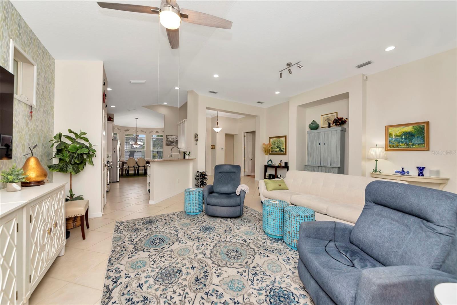 Image 18 of 72 For 5520 Simonton Street