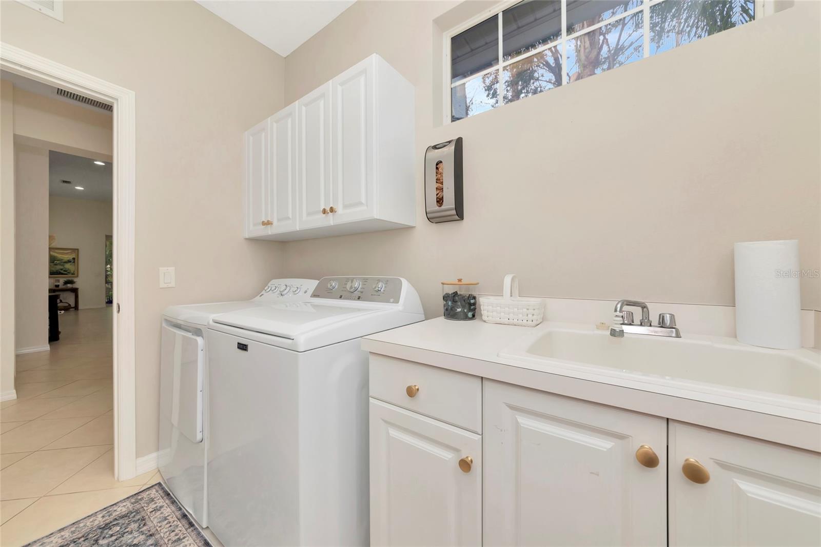 Image 36 of 72 For 5520 Simonton Street