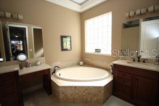 Image 19 of 25 For 7414 Pointe Venezia Drive