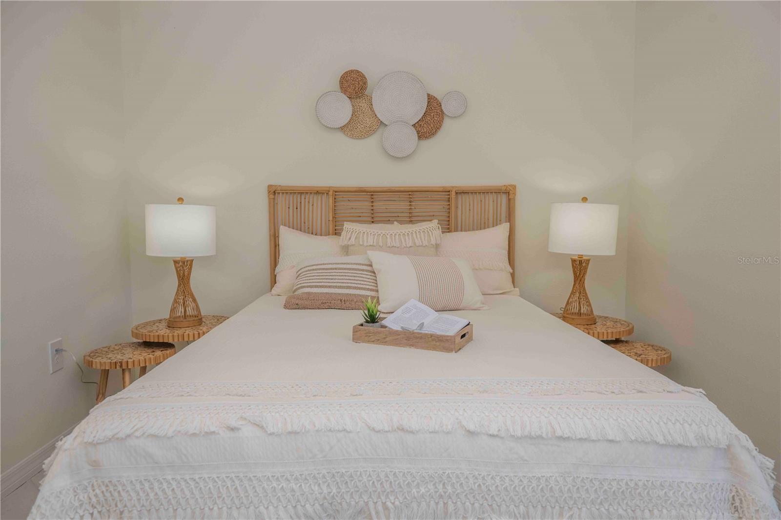 Image 23 of 44 For 563 Spanish Drive S