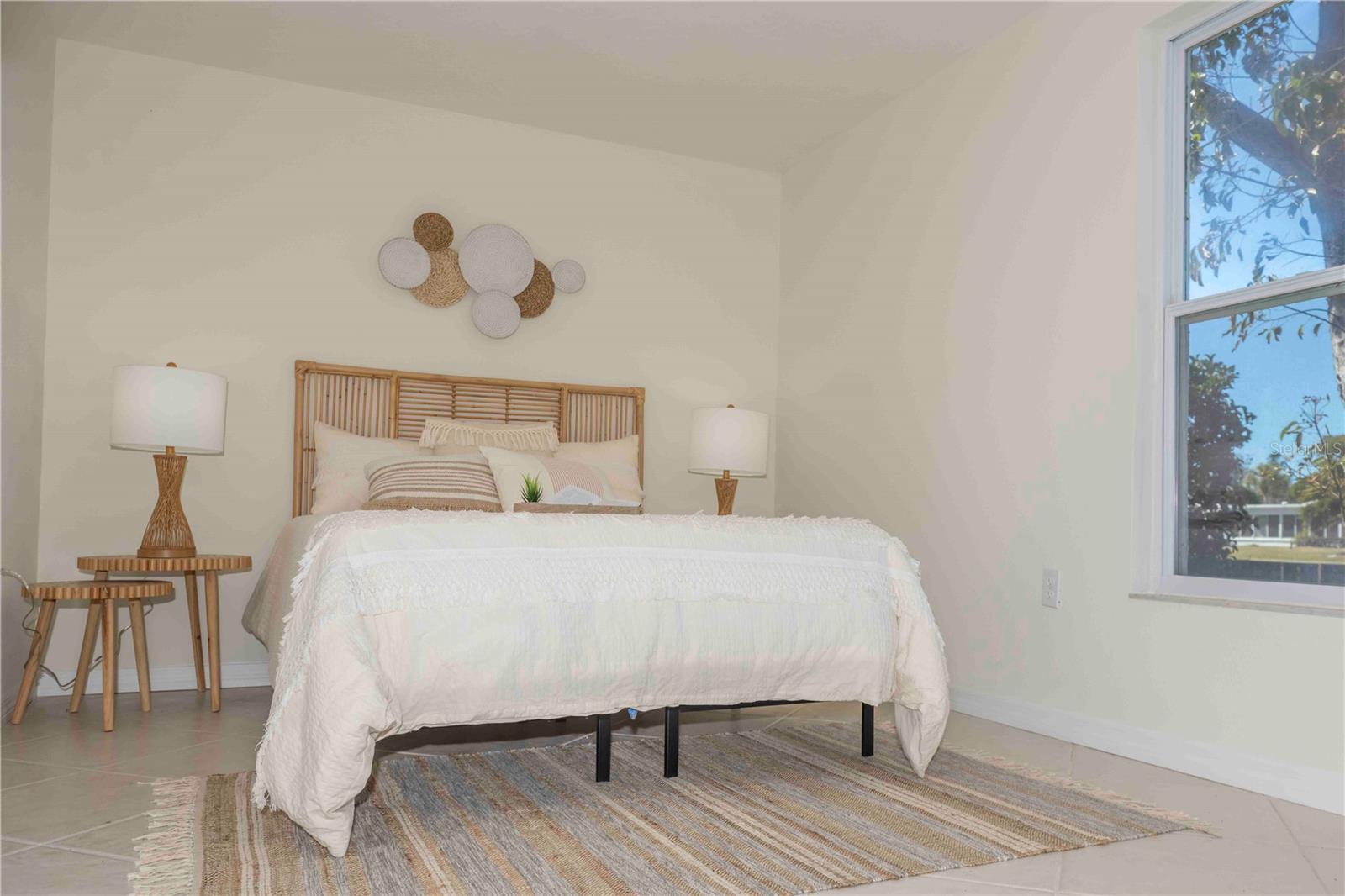 Image 24 of 44 For 563 Spanish Drive S