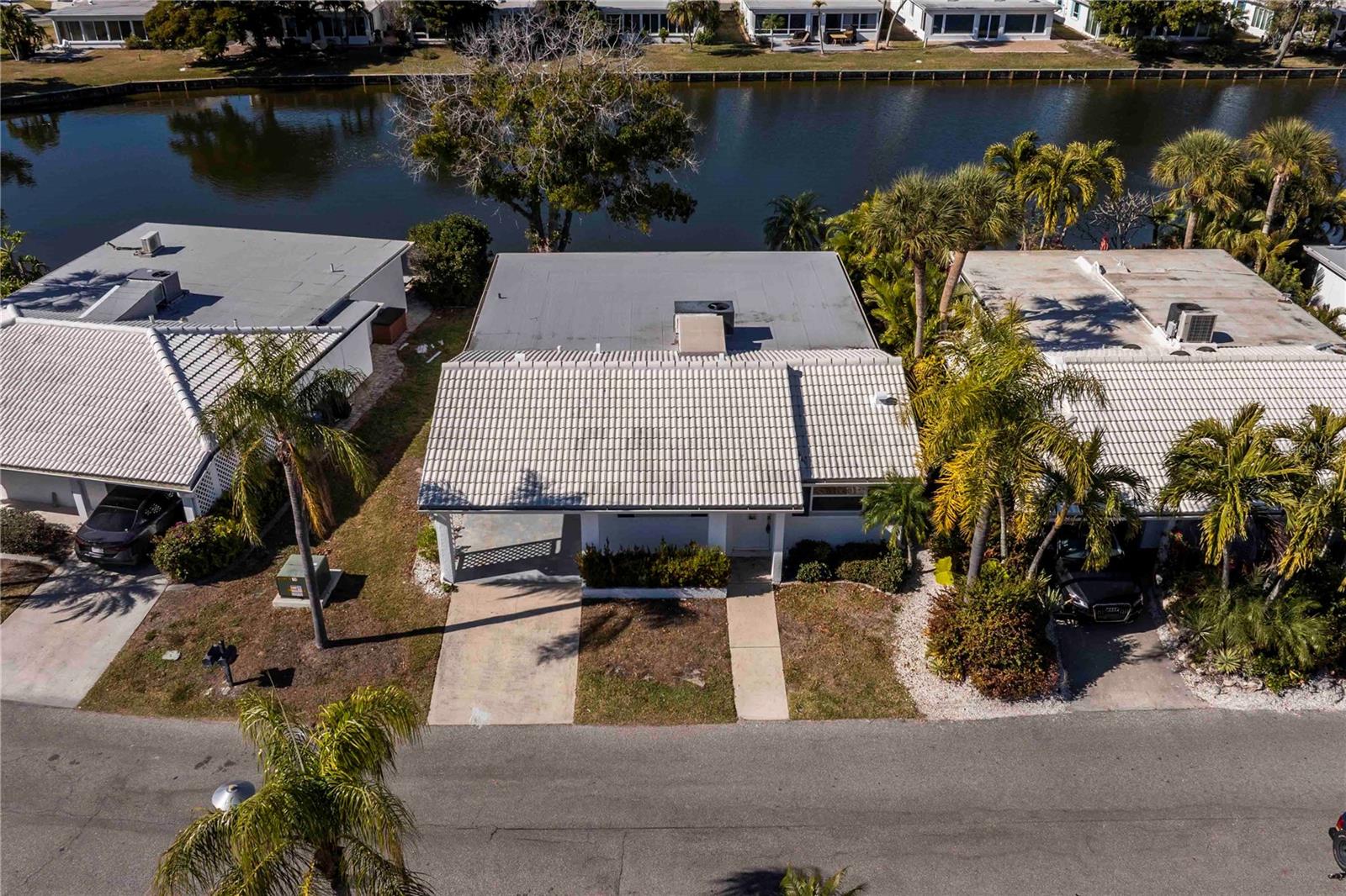 Image 35 of 44 For 563 Spanish Drive S