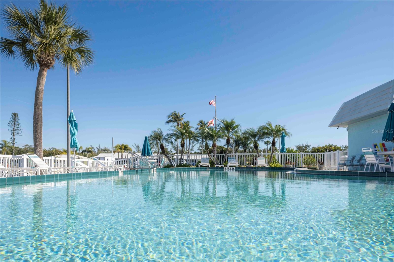 Image 39 of 44 For 563 Spanish Drive S