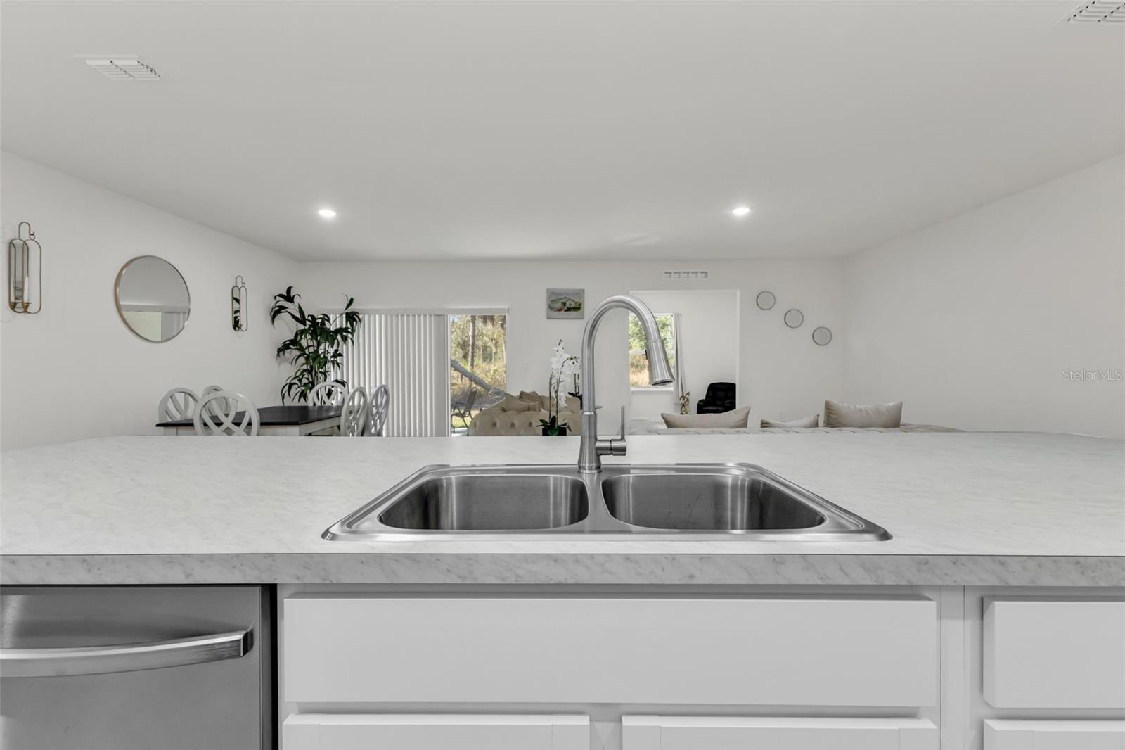 Image 22 of 58 For 1111 Mcduff Street