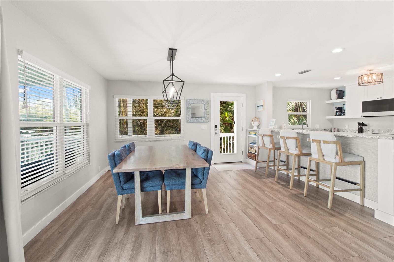 Image 10 of 58 For 403 Bay Boulevard