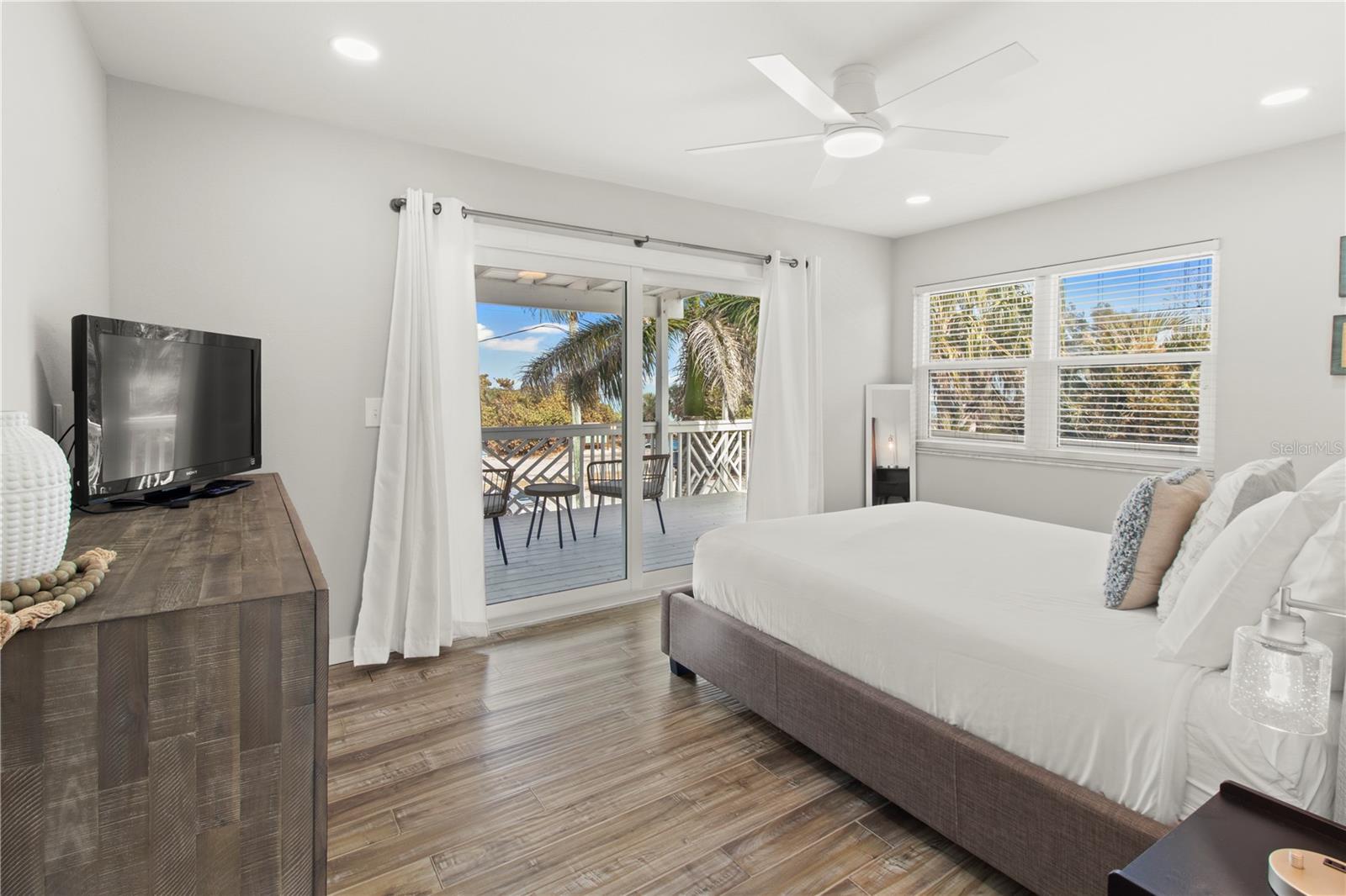 Image 24 of 58 For 403 Bay Boulevard