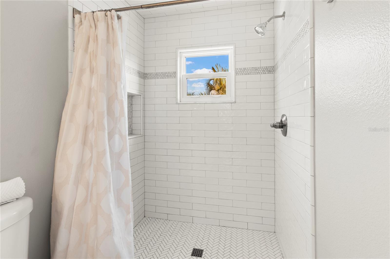 Image 30 of 58 For 403 Bay Boulevard