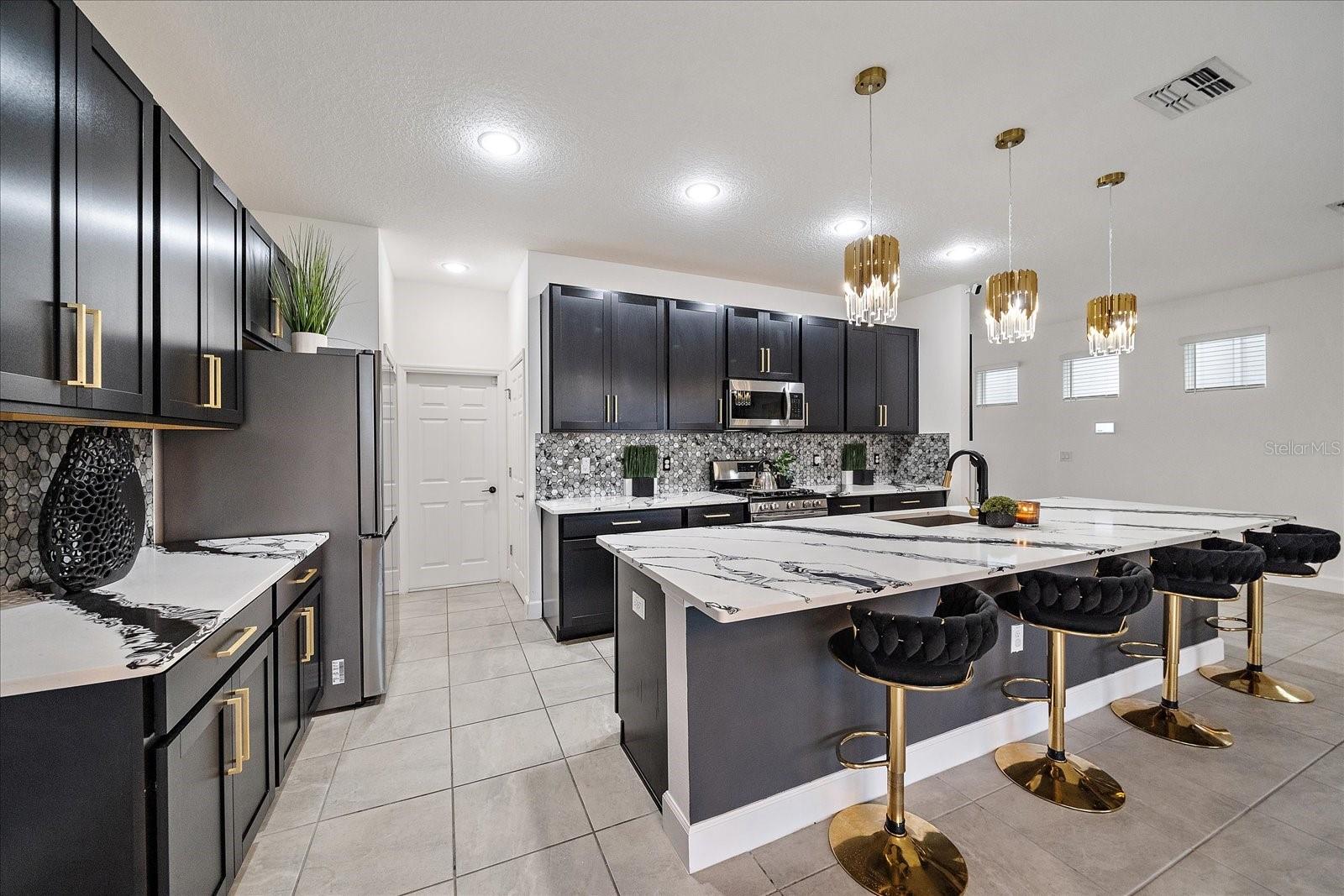 Listing photo id 9 for 5453 Del Coronado Drive