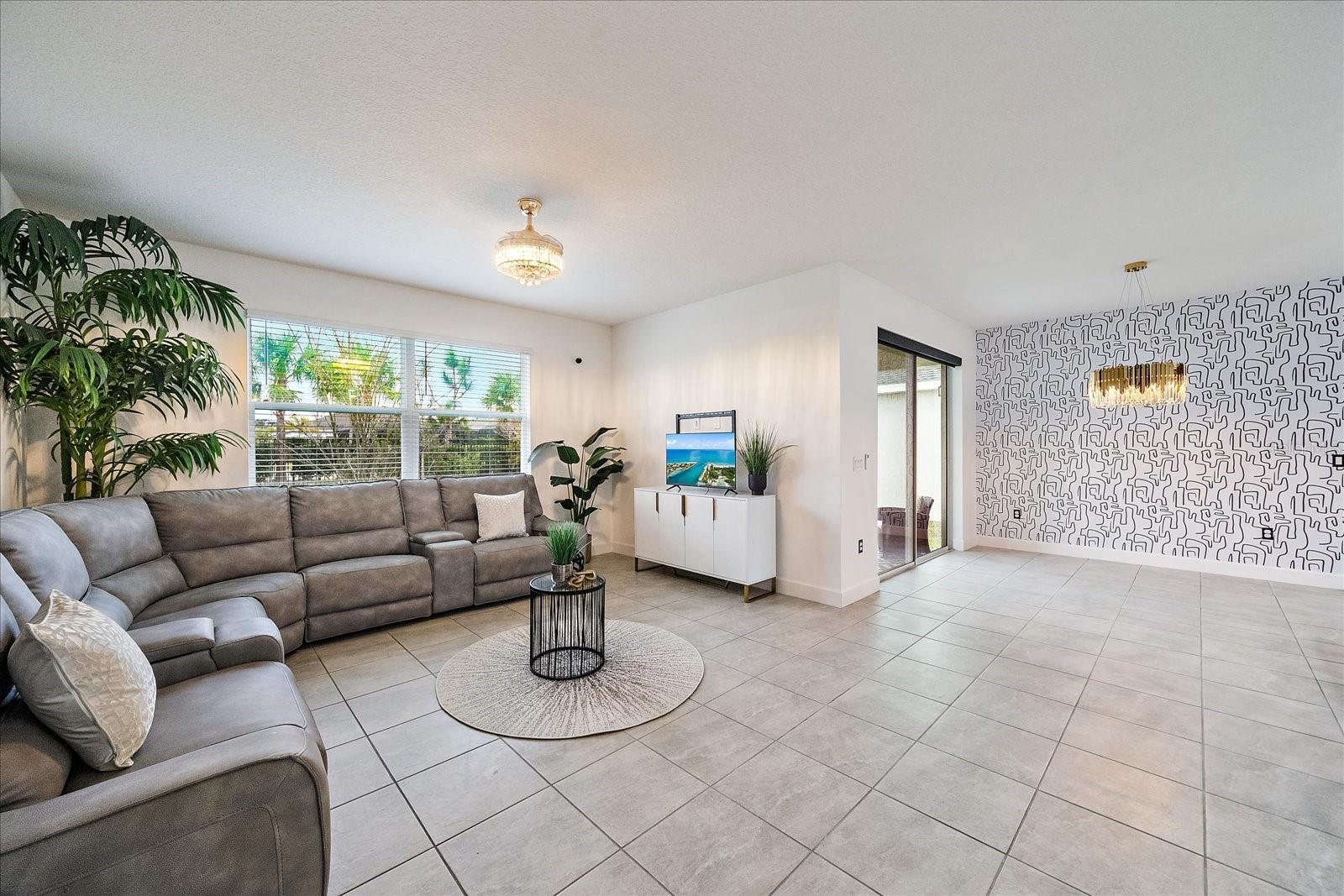 Listing photo id 14 for 5453 Del Coronado Drive