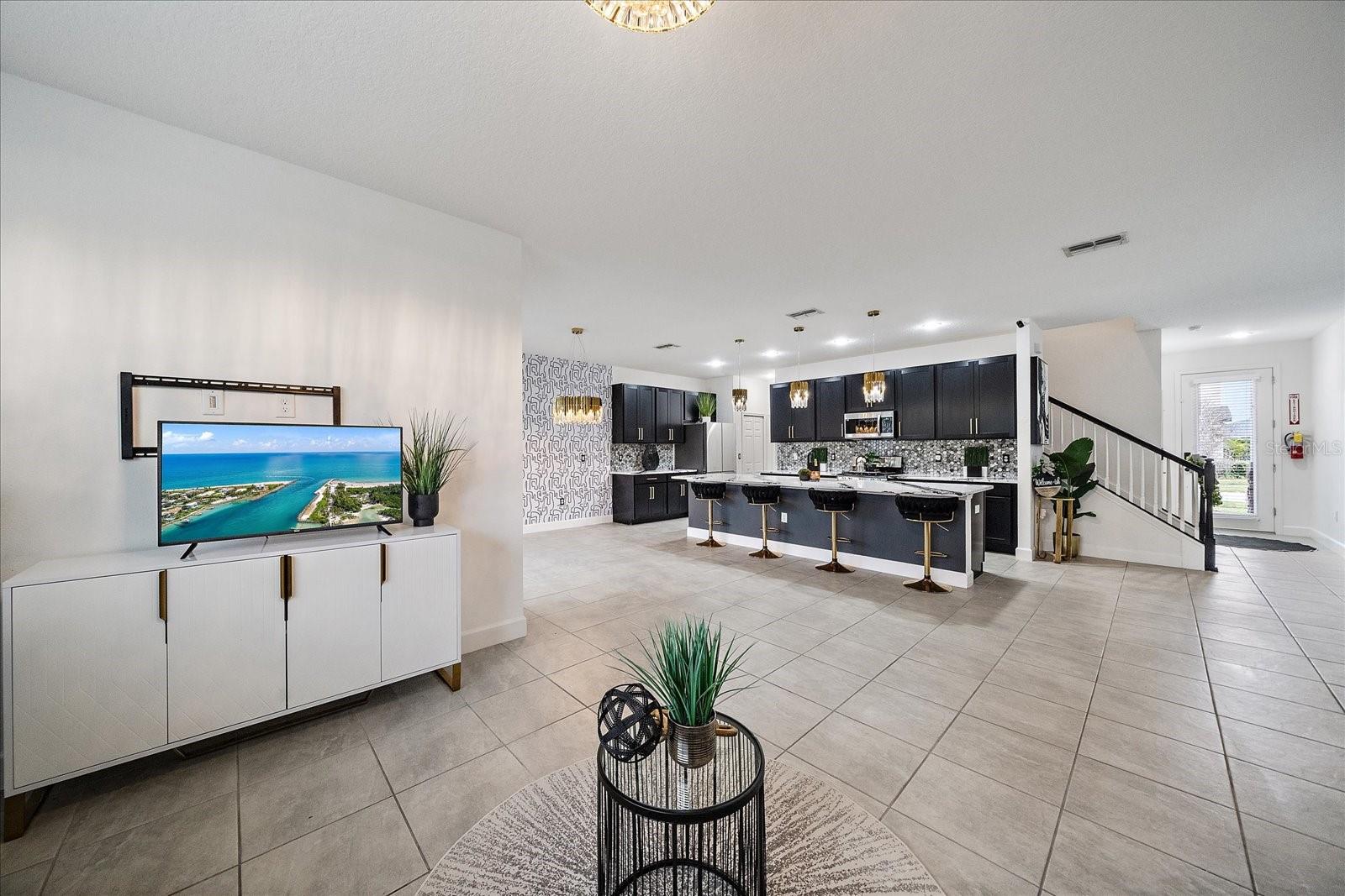 Listing photo id 15 for 5453 Del Coronado Drive