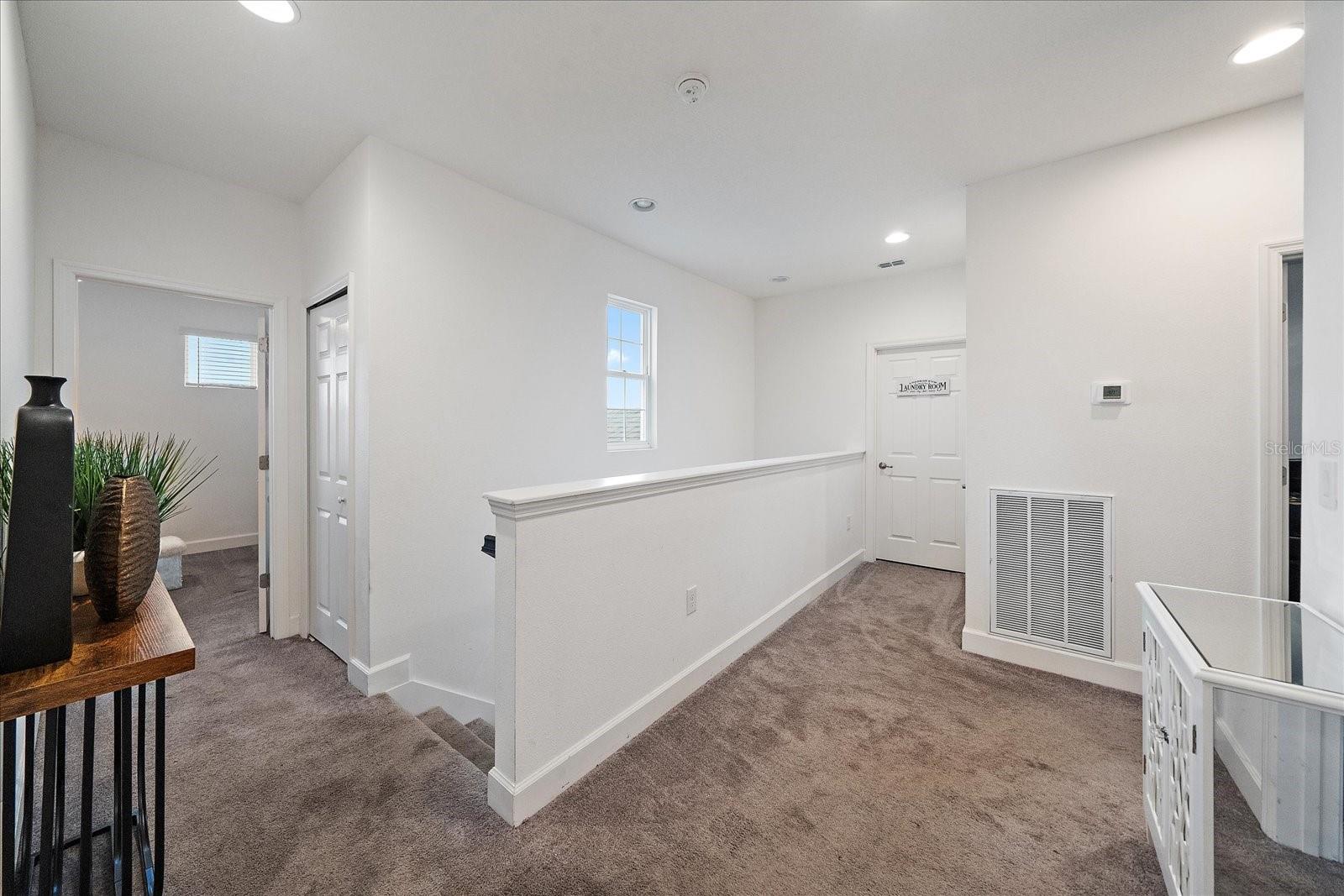 Listing photo id 19 for 5453 Del Coronado Drive