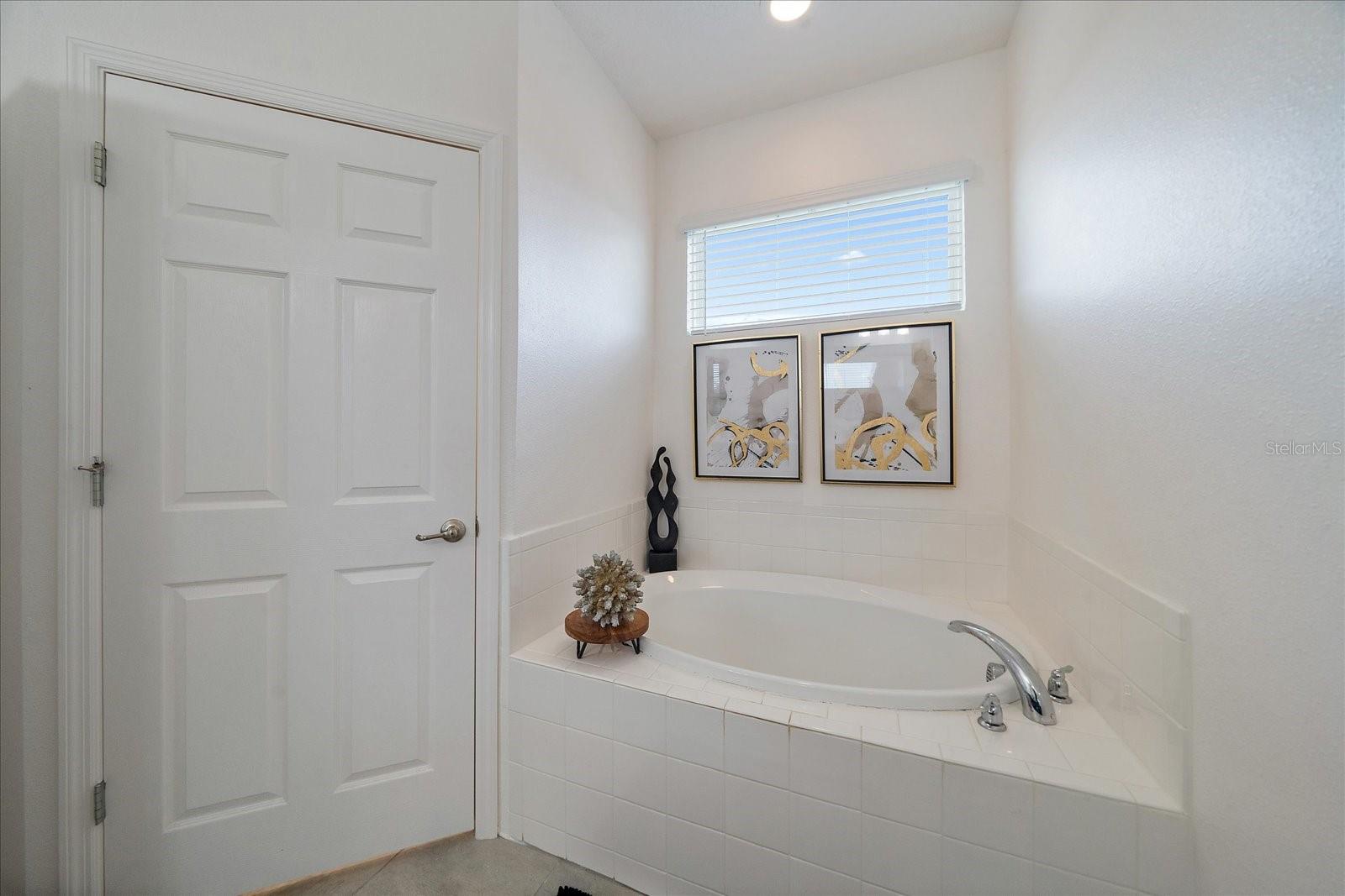 Listing photo id 25 for 5453 Del Coronado Drive