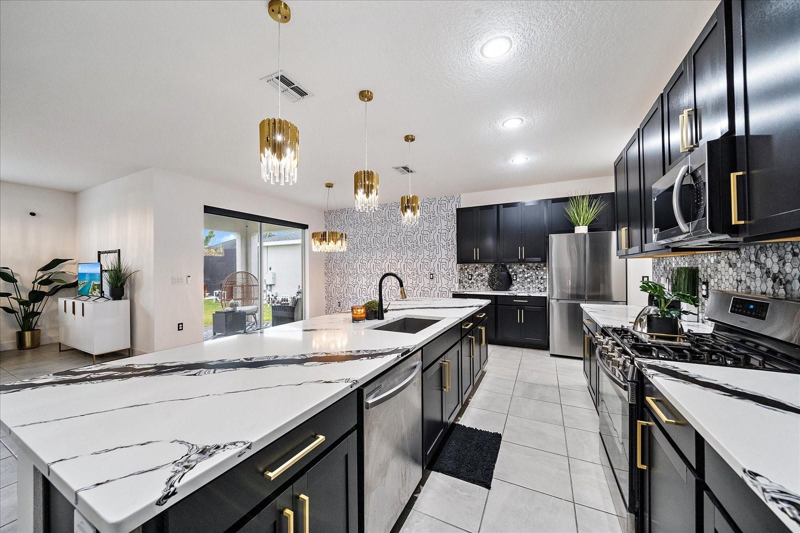 Listing photo id 6 for 5453 Del Coronado Drive