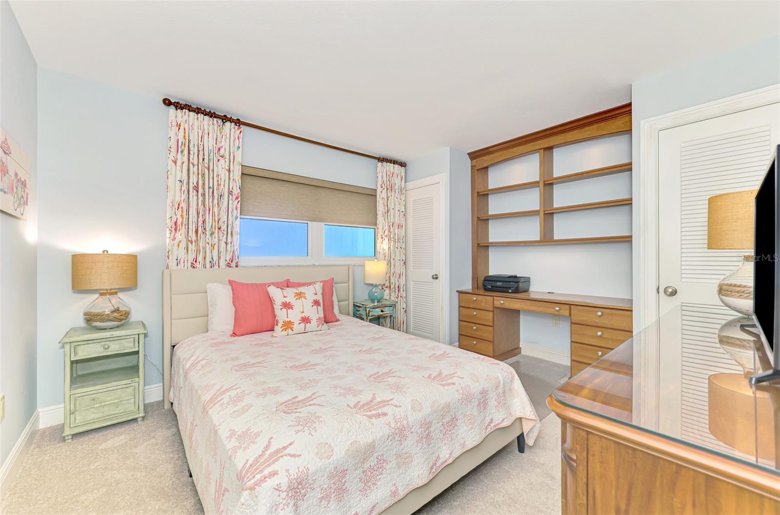 Image 21 of 66 For 333 The Esplanade N 305