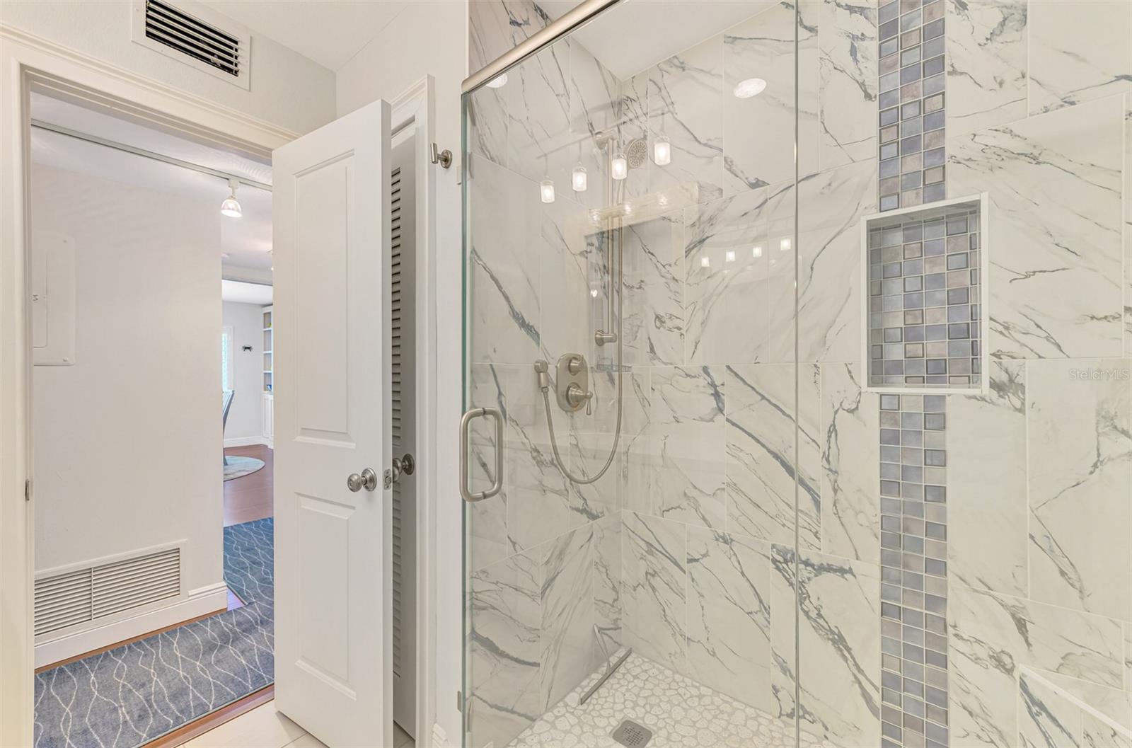 Image 25 of 66 For 333 The Esplanade N 305